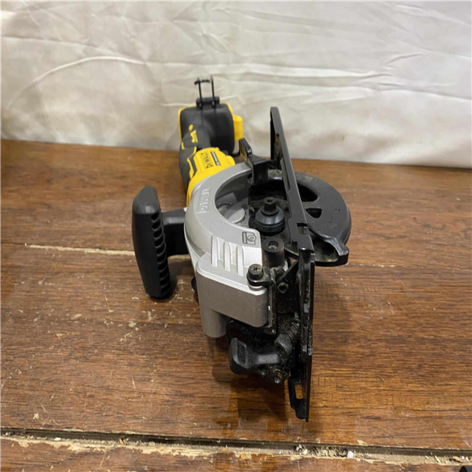 AS-IS DEWALT ATOMIC 20V MAX Cordless Brushless 4-1/2 in. Circular Saw (Tool Only)