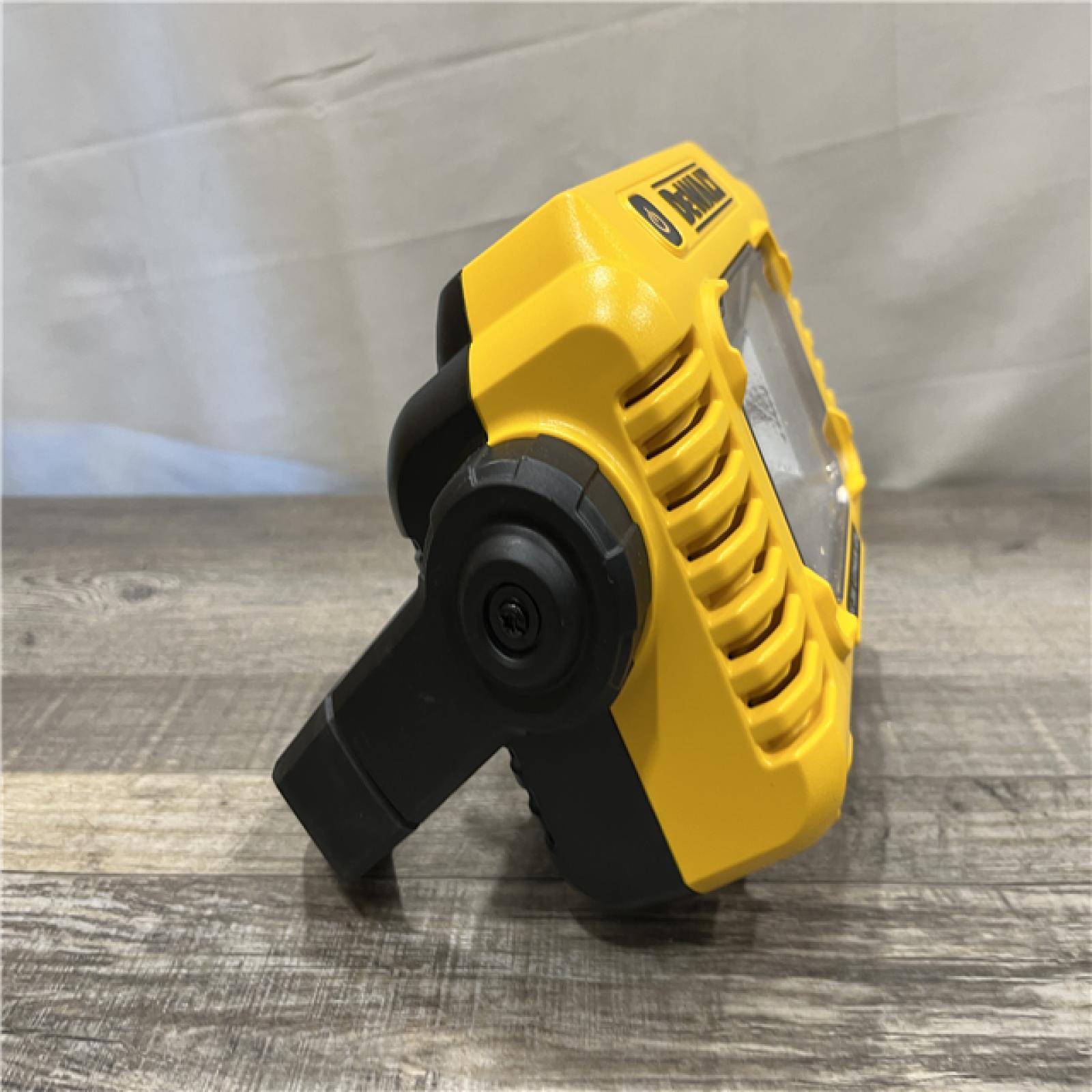 AS-IS DEWALT 20-Volt MAX Lithium-Ion Compact Cordless Task Light Kit