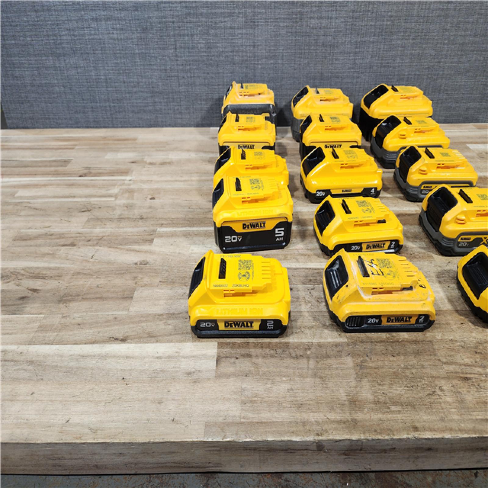 HOUSTON LOCATION - AS - IS DEWALT BATTERY PACK QTY - 15