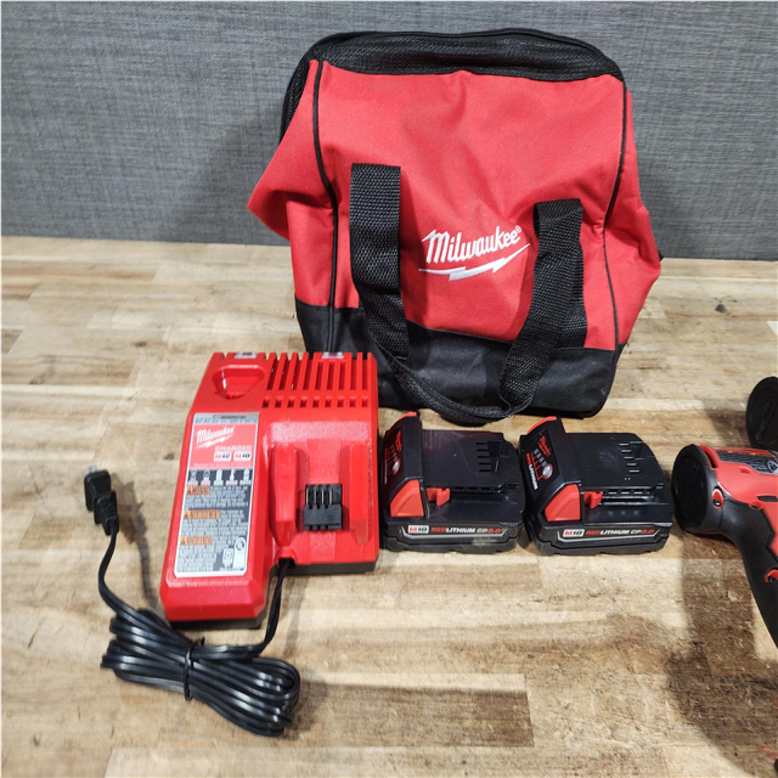 HOUSTON LOCATION - AS - IS Milwaukee 2 Tool Combo Kit W/ (2) Battery & Charger