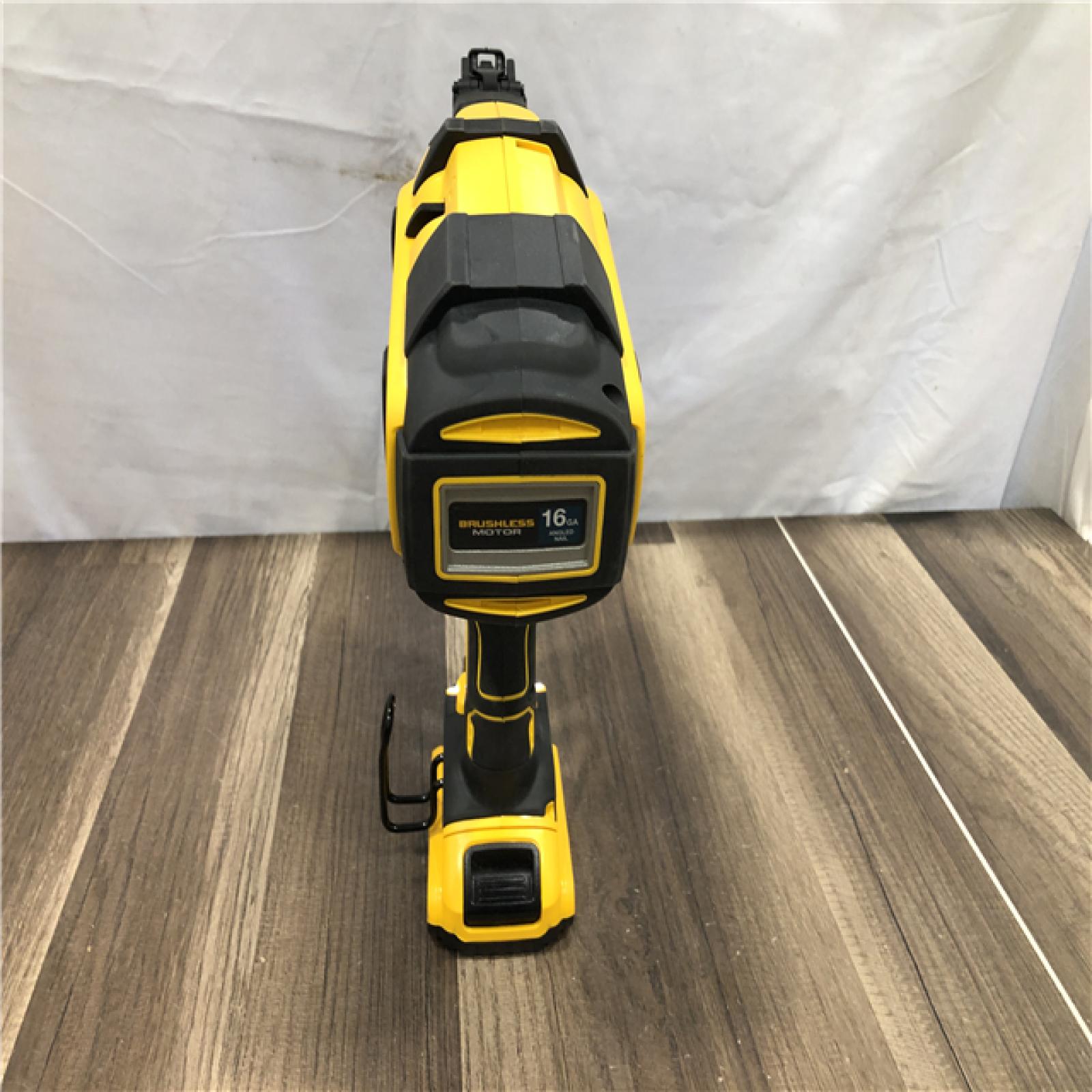 AS-IS DEWALT 20V MAX XR 16-Gauge Electric Cordless Angled Finishing Nailer Kit