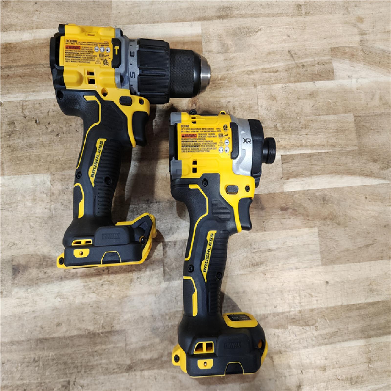 HOUSTON LOCATION - AS-IS (APPEARS LIKE NEW) DEWALT 20V Lithium-Ion Cordless 2-Tool Combo Kit with 20V/60V FLEXVOLT 9 Ah Battery  4 Ah Battery and Charger