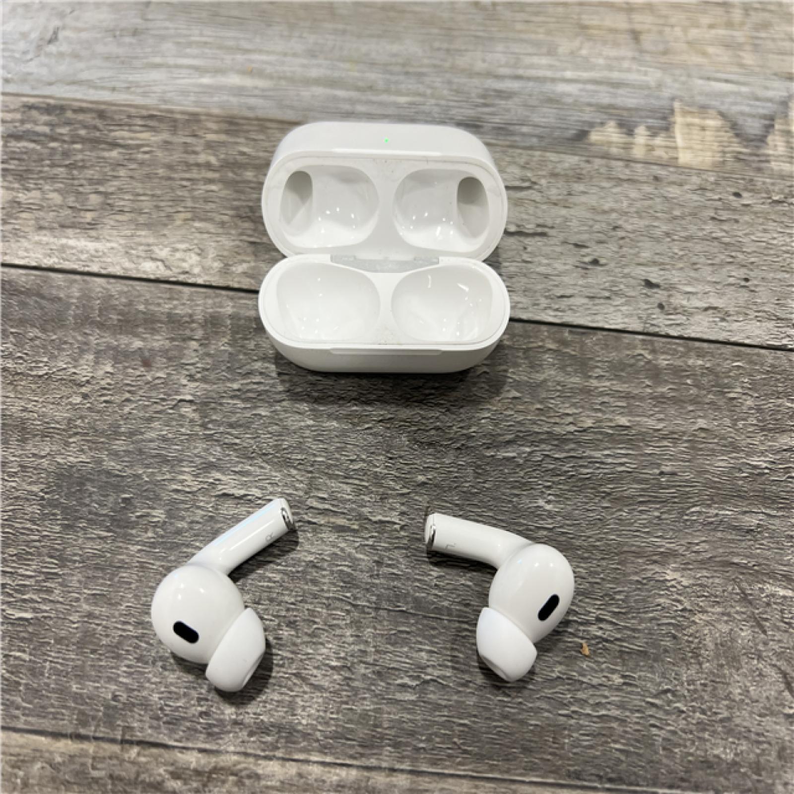 AirPods Pro (2nd Generation) with MagSafe Case