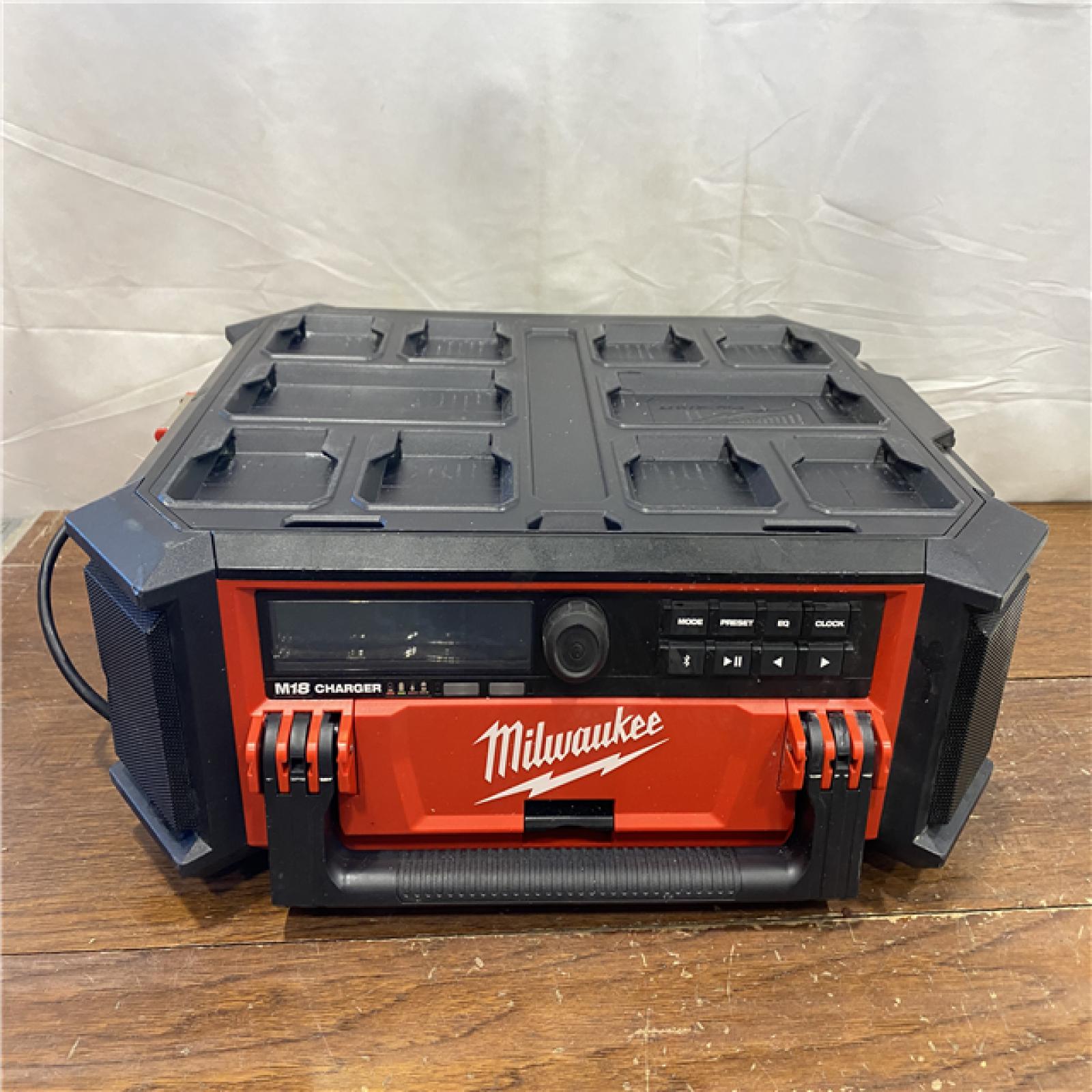 AS-IS Milwaukee 2950-20 18V M18 PACKOUT Lithium-Ion Cordless Radio + Charger (Tool Only)