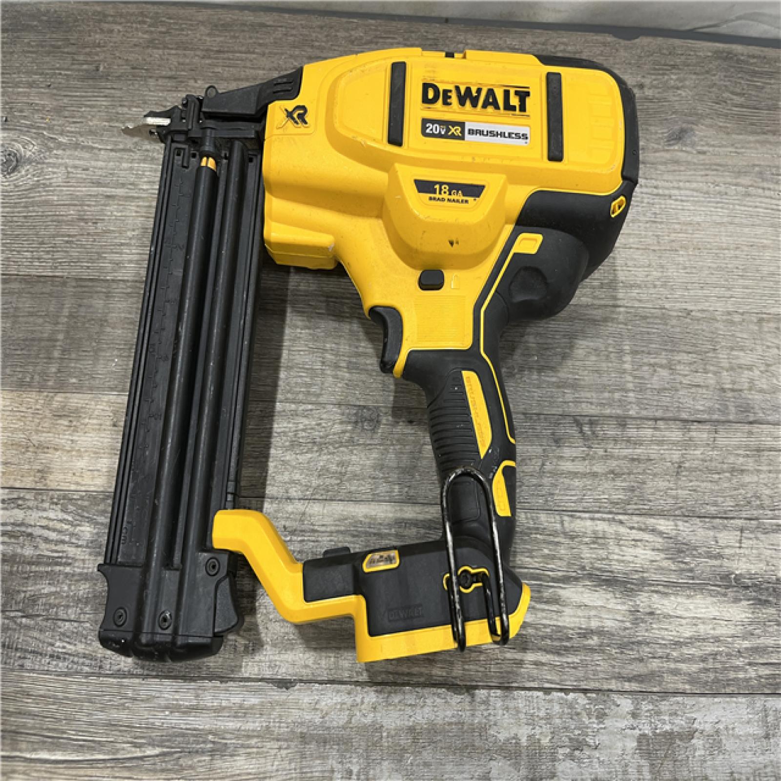 AS-IS DEWALT 20V MAX XR 18 Gauge Brad Nailer Kit