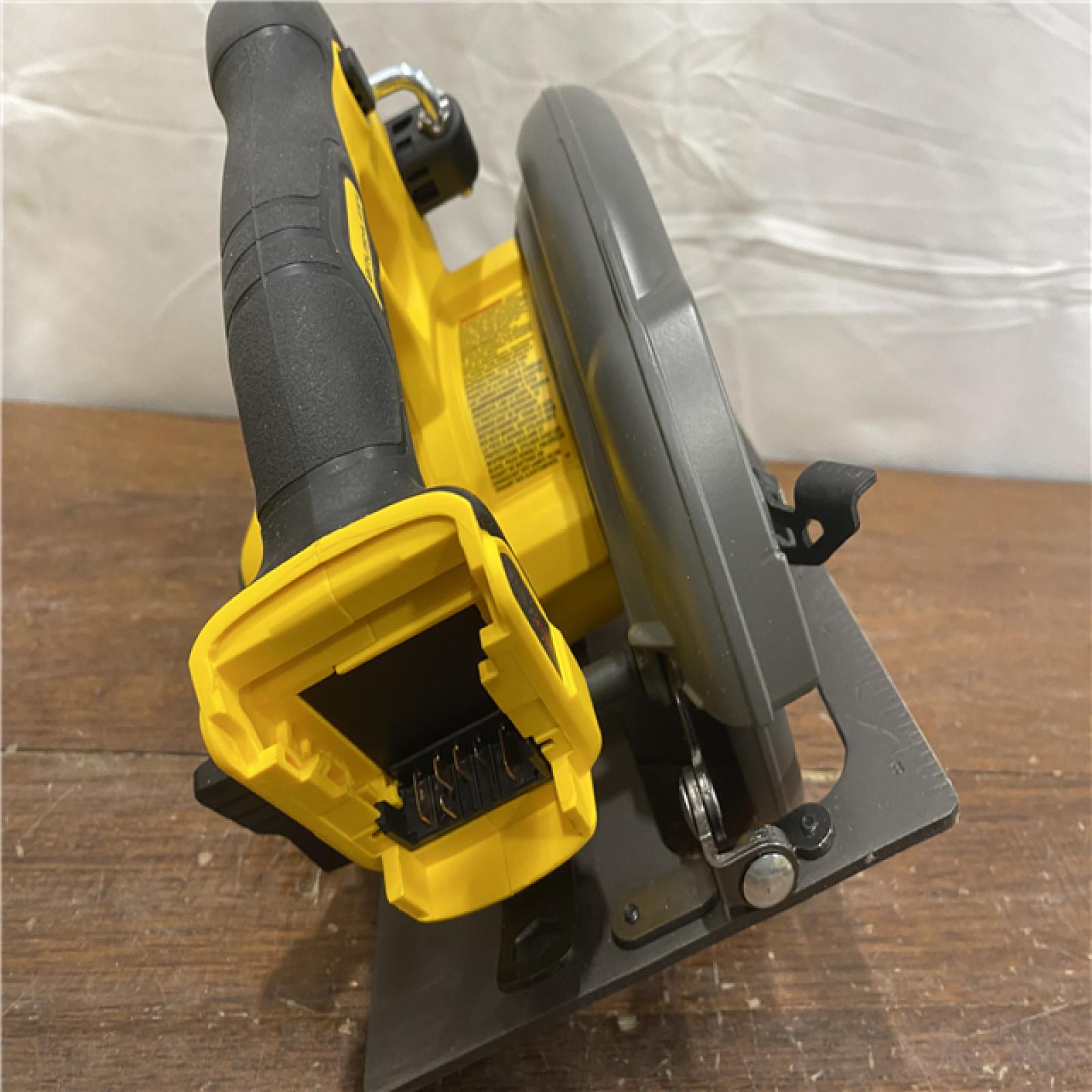 AS-IS DeWALT Flexvolt Max 7-1/4  60V Brushless Circular Saw DCS578B