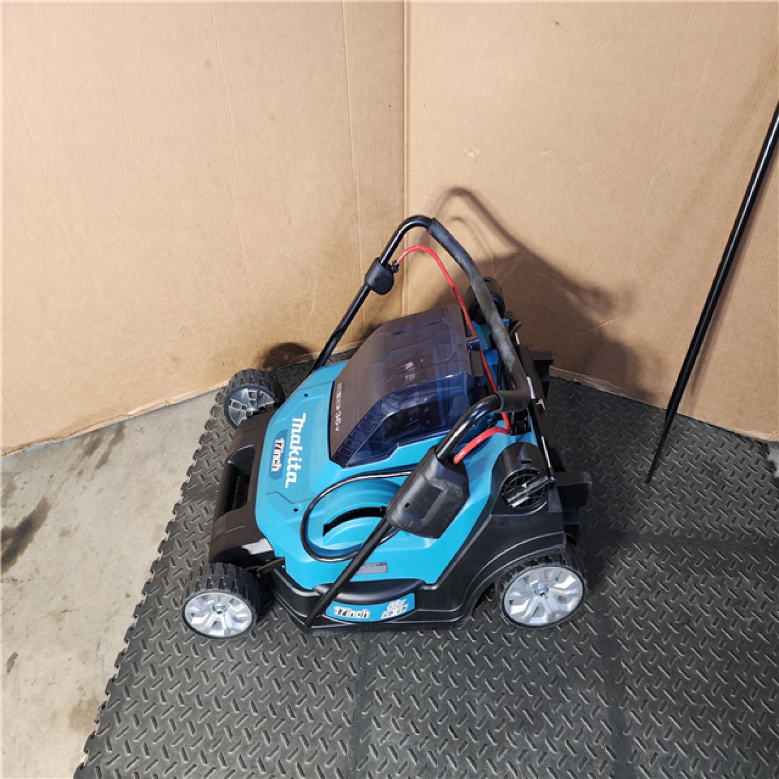 HOUSTON LOCATION - AS-IS MAKITA 18V X2 (36V) LXT Lithium-Ion Cordless 17 in. Walk Behind Residential Lawn Mower Kit W/ (2) BATTERY & CHARGER