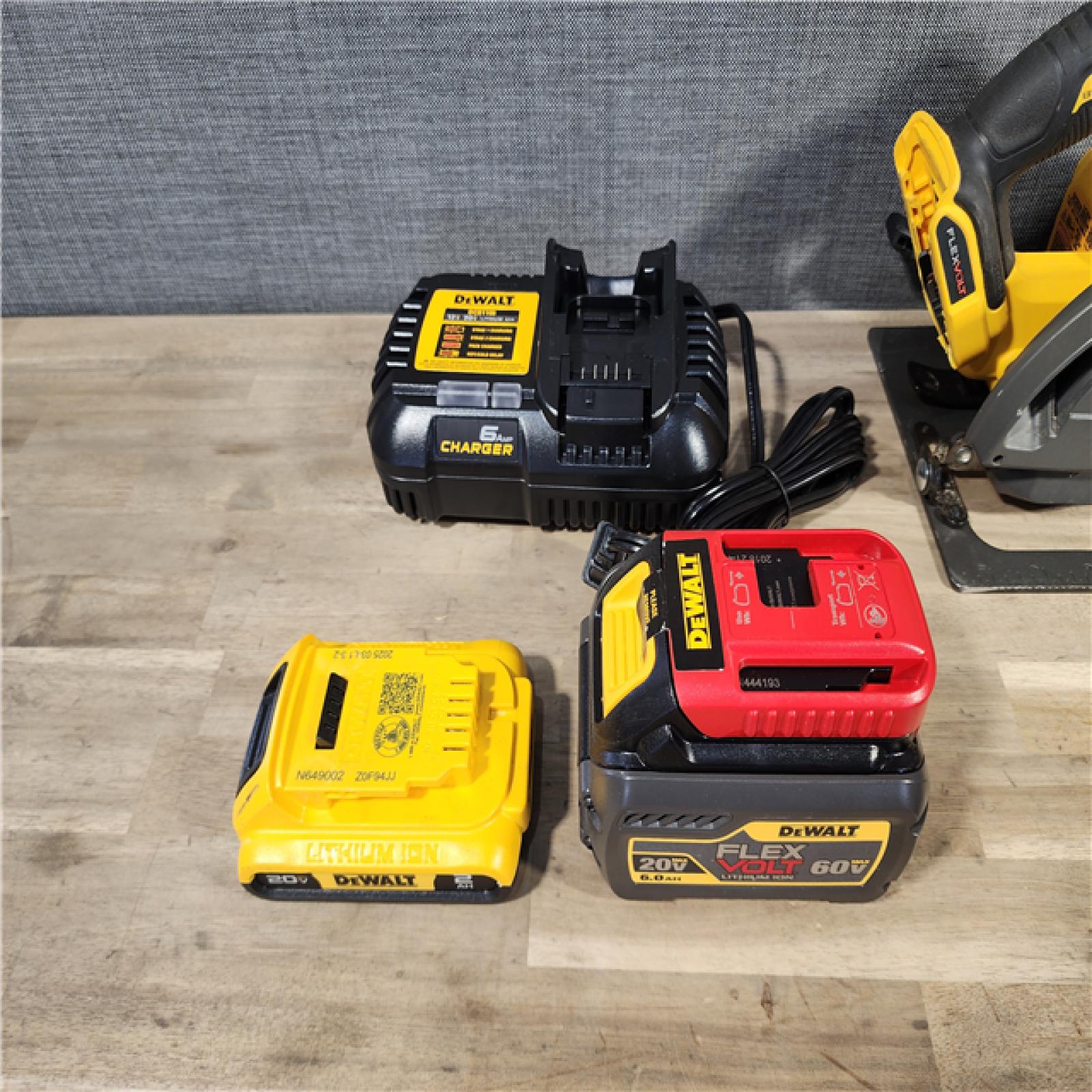 HOUSTON LOCATION - AS-IS DEWALT 3 TOOL COMBO KIT W/ (2) BATTERY & CHARGER