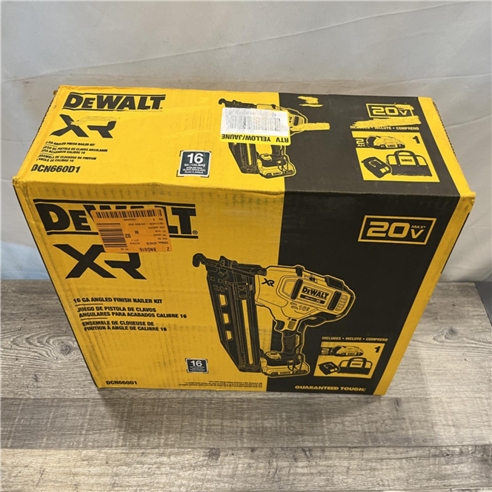 NEW - DEWALT 20V MAX XR 16-Gauge Electric Cordless Angled Finishing Nailer Kit