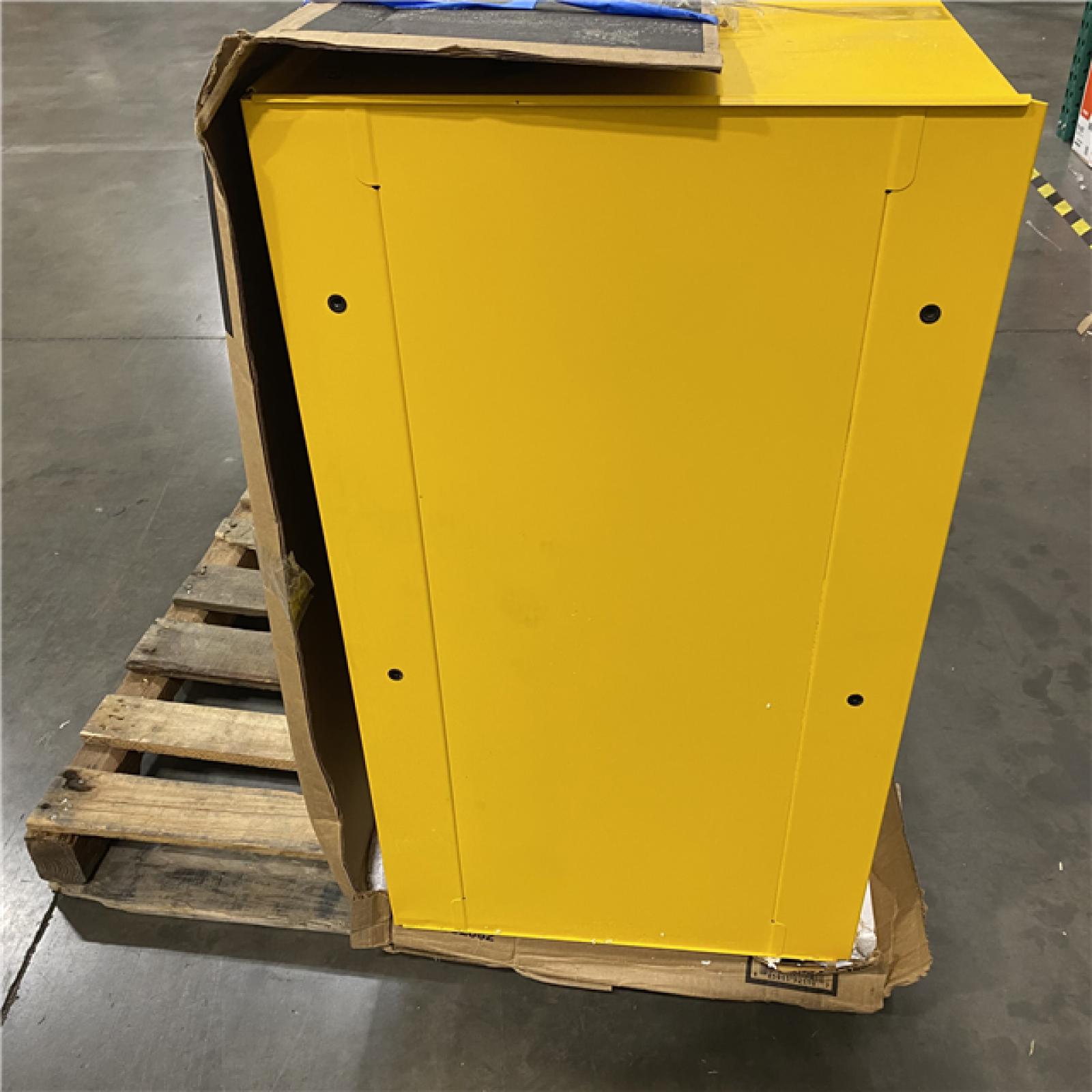 Dallas Location - As-Is DEWALT 52 in. W x 20 in. D 8-Drawer Tool Cabinet