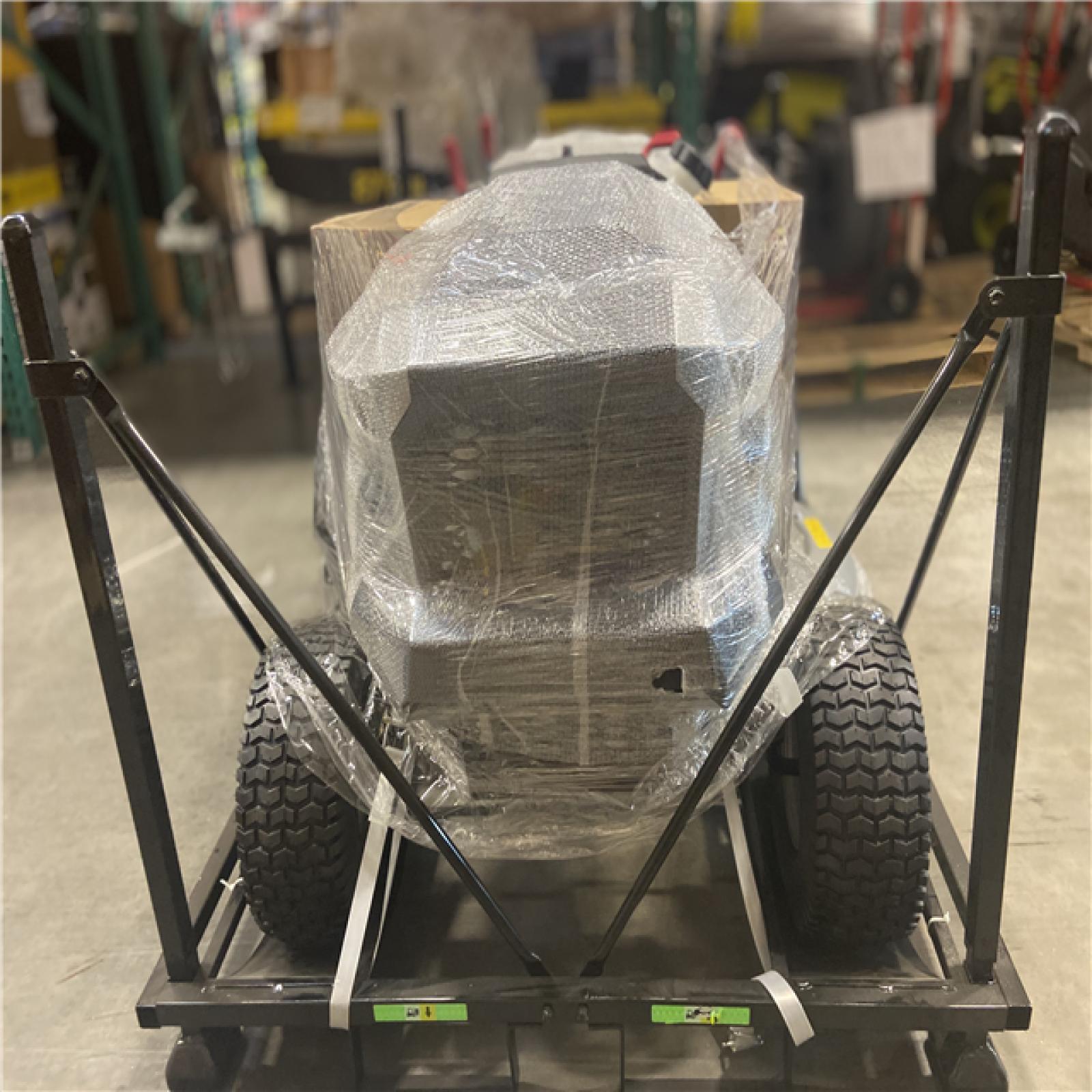 DALLAS LOCATION - Murray MT100 42 in. 13.5 HP 500cc E1350 Series Briggs and Stratton Engine 6-Speed Manual Gas Riding Lawn Tractor Mower