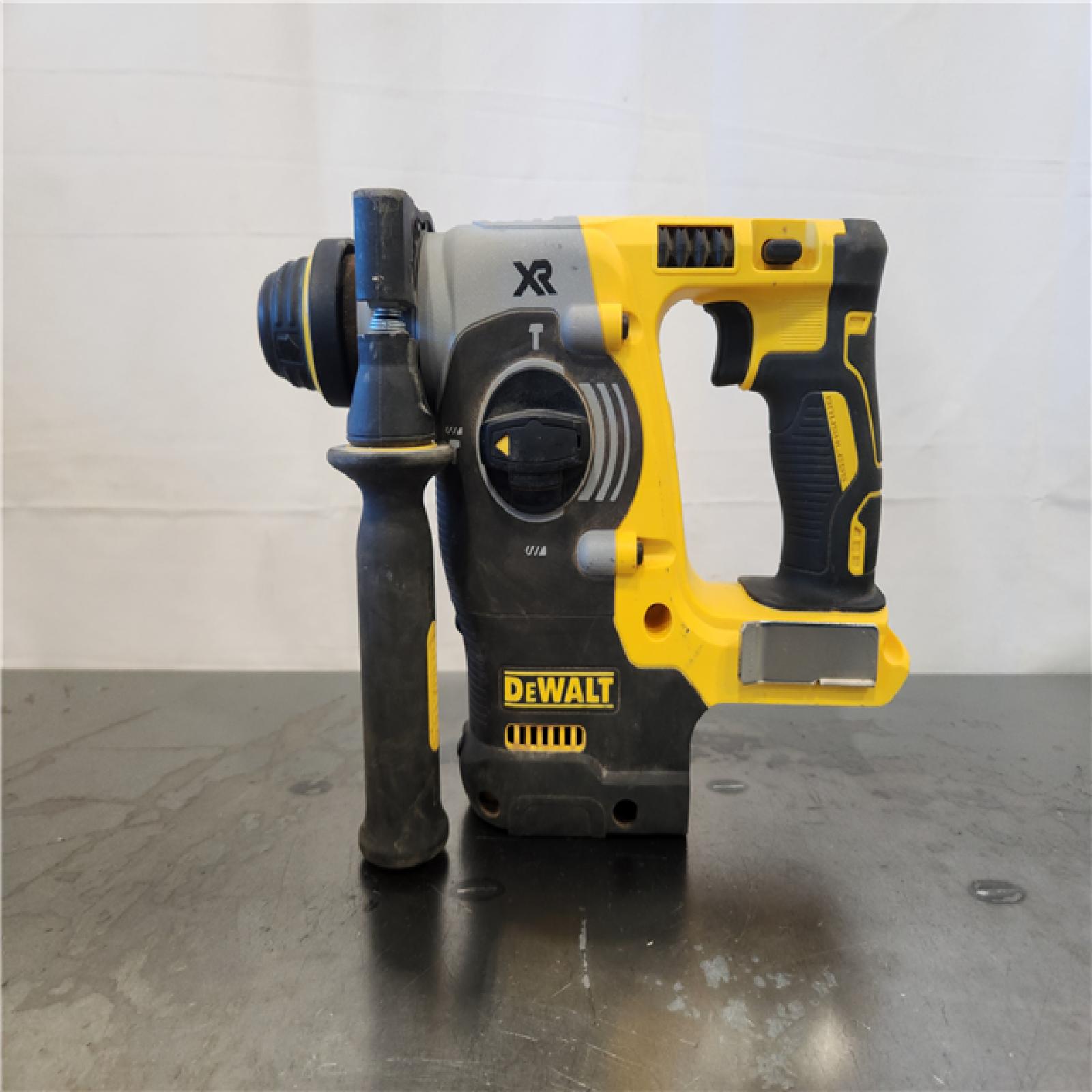 AS-IS- DEWALT 20V MAX XR Cordless Brushless 1 in. SDS Plus L-Shape Rotary Hammer (Tool Only)