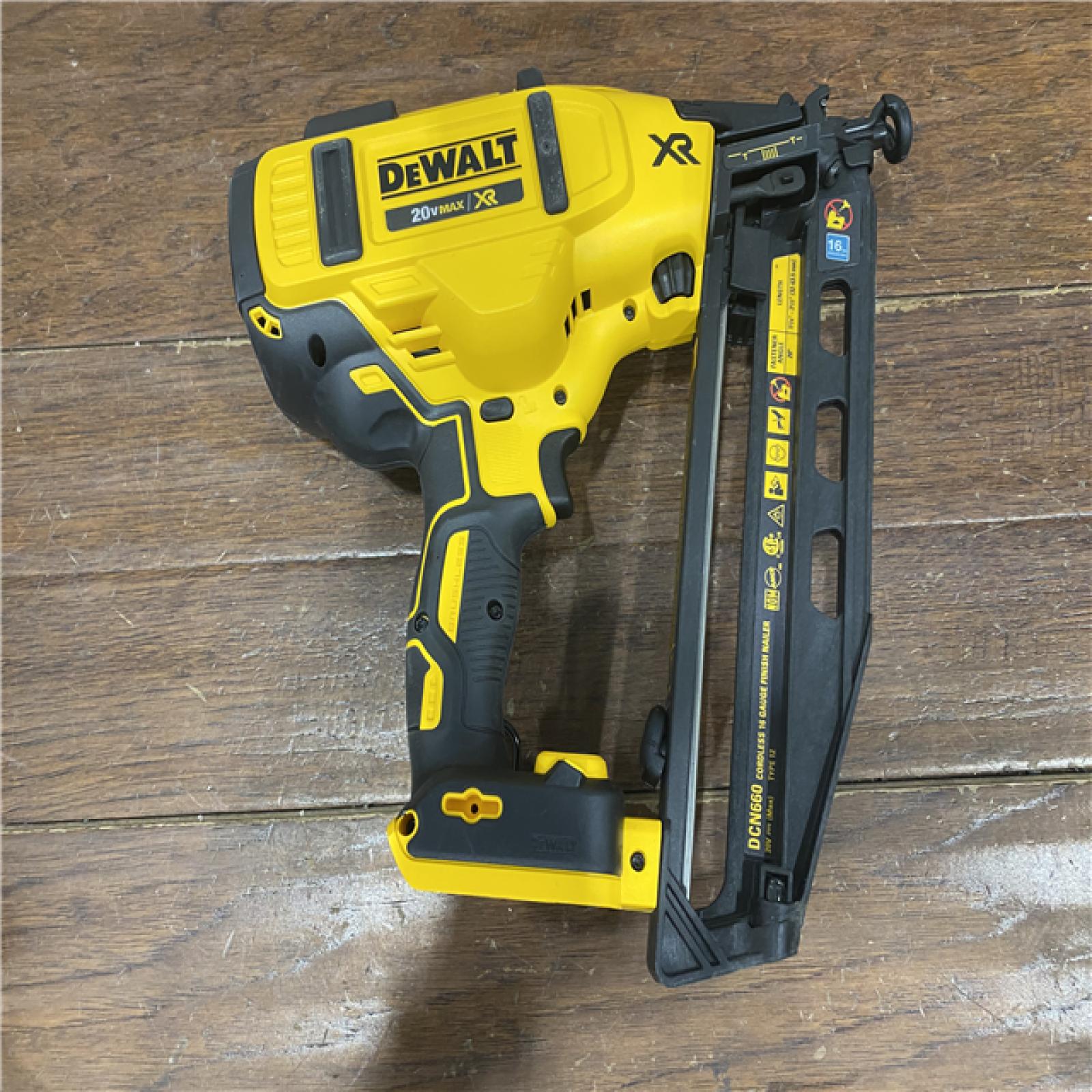 AS-IS DeWalt DCN660D1 20V 16 Gauge Cordless Angled Finish Nailer Kit W/ 2Ah Battery