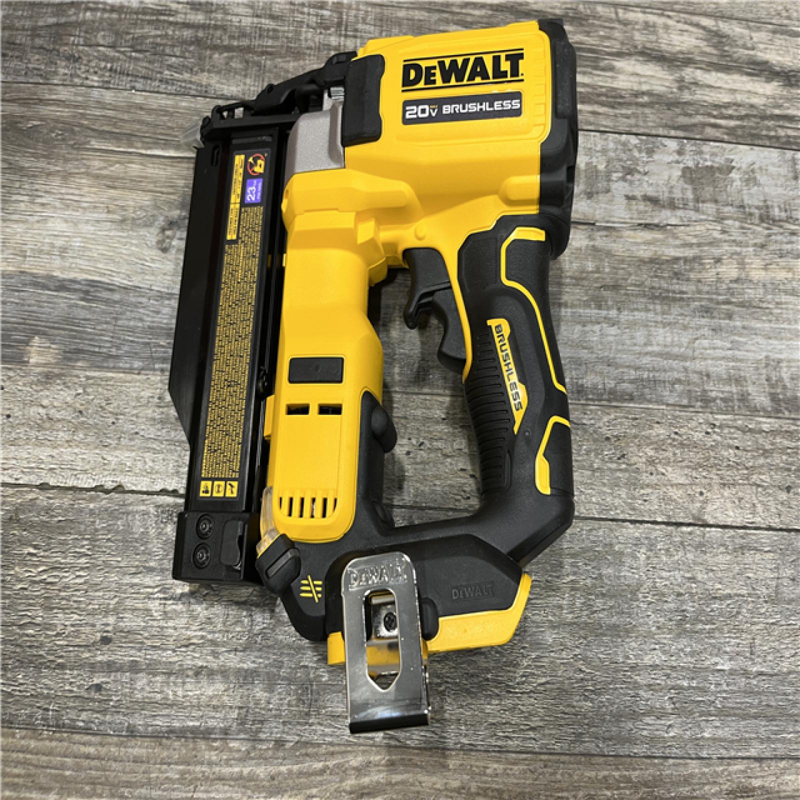 AS-IS DEWALT ATOMIC 20V MAX Lithium Ion Cordless 23 Gauge Pin Nailer Kit
