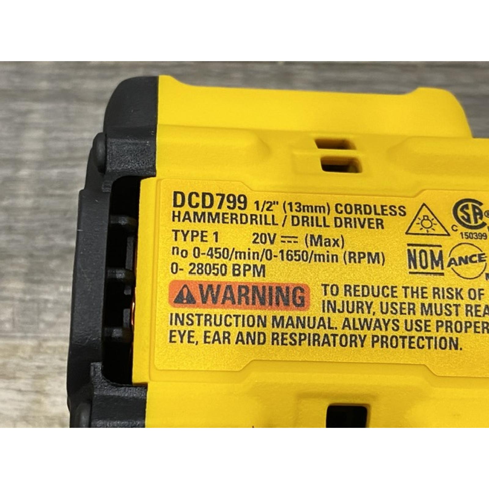 AS-IS DEWALT ATOMIC 20V Cordless 1/2 in. Compact Hammer Drill Kit