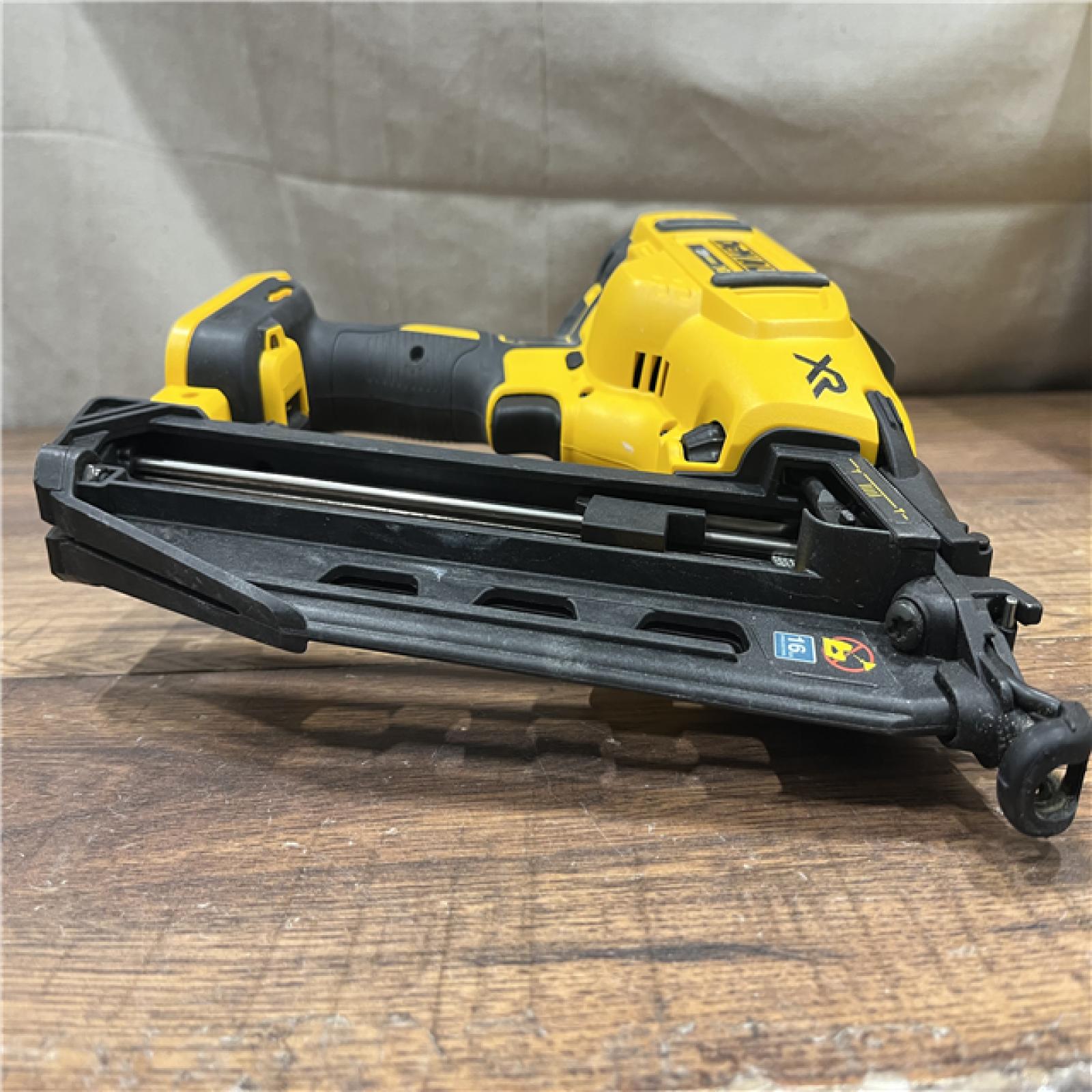 AS-IS DeWalt DCN660D1 20V 16 Gauge Cordless Angled Finish Nailer Kit W/ 2Ah Battery