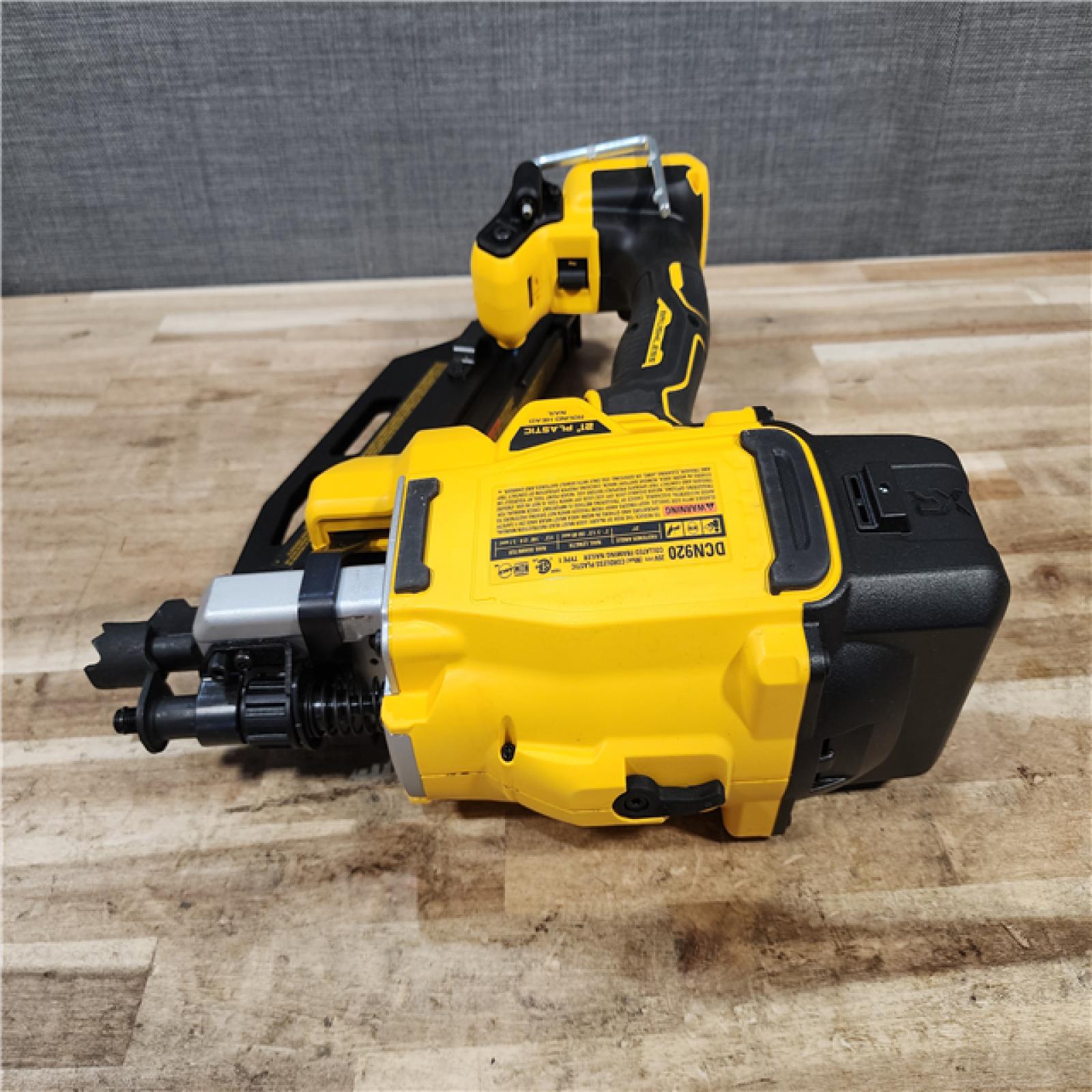 HOUSTON LOCATION - AS-IS DEWALT 20-Volt 21° Cordless Framing Nailer (Tool-Only)