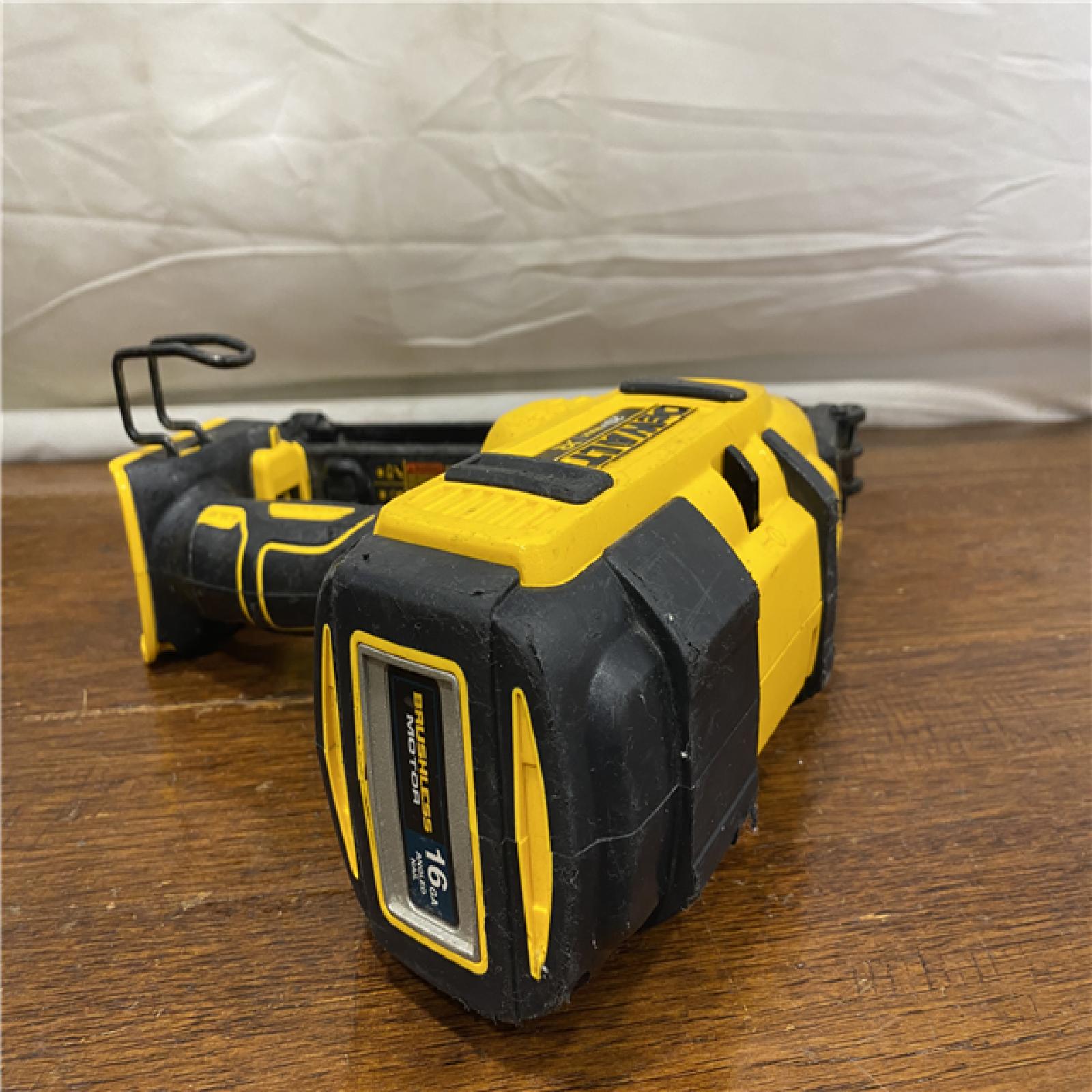 AS-IS DeWalt DCN660D1 20V 16 Gauge Cordless Angled Finish Nailer Kit W/ 2Ah Battery
