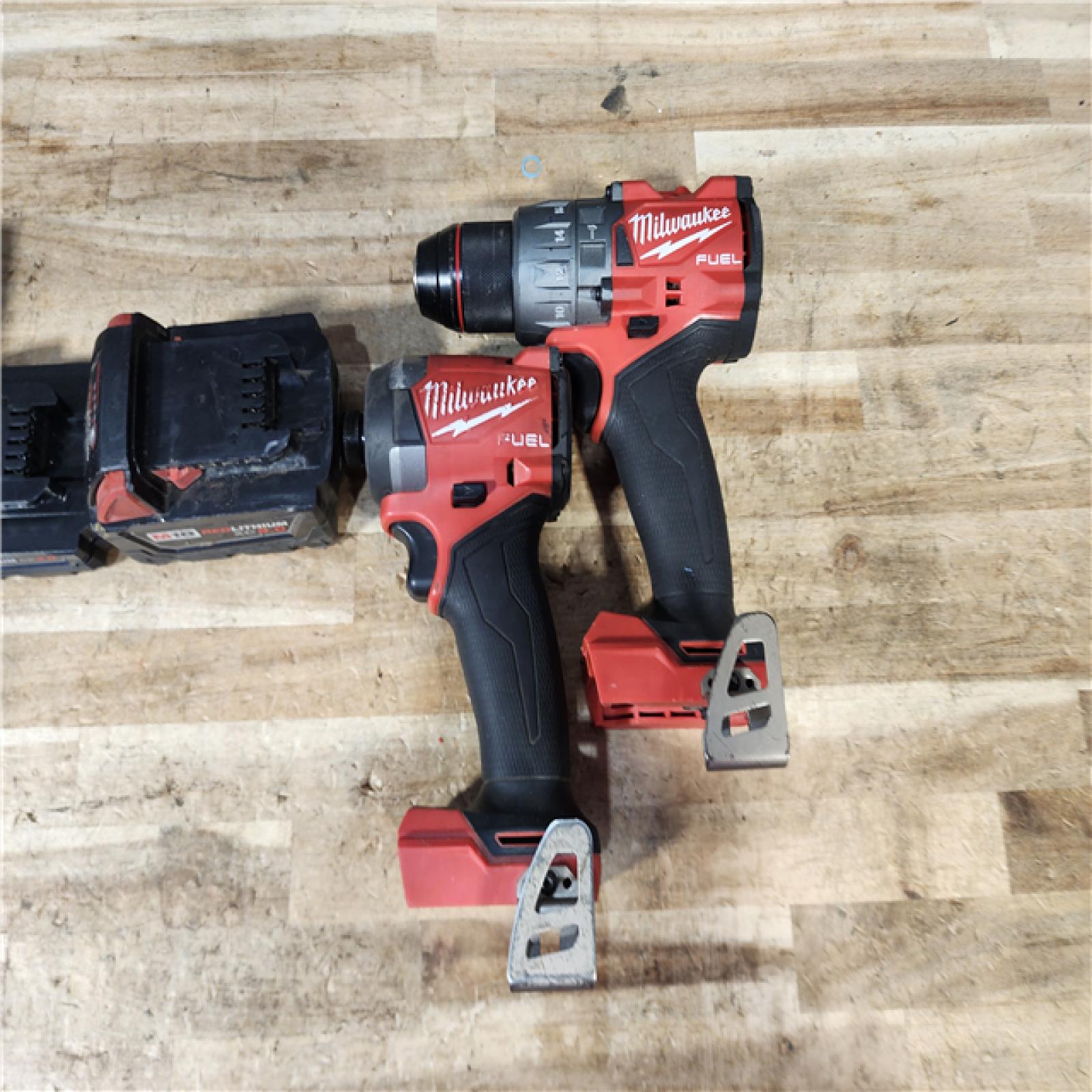 HOUSTON LOCATION - AS - IS Milwaukee 2 Tool Combo Kit W/ (2) Battery & Charger