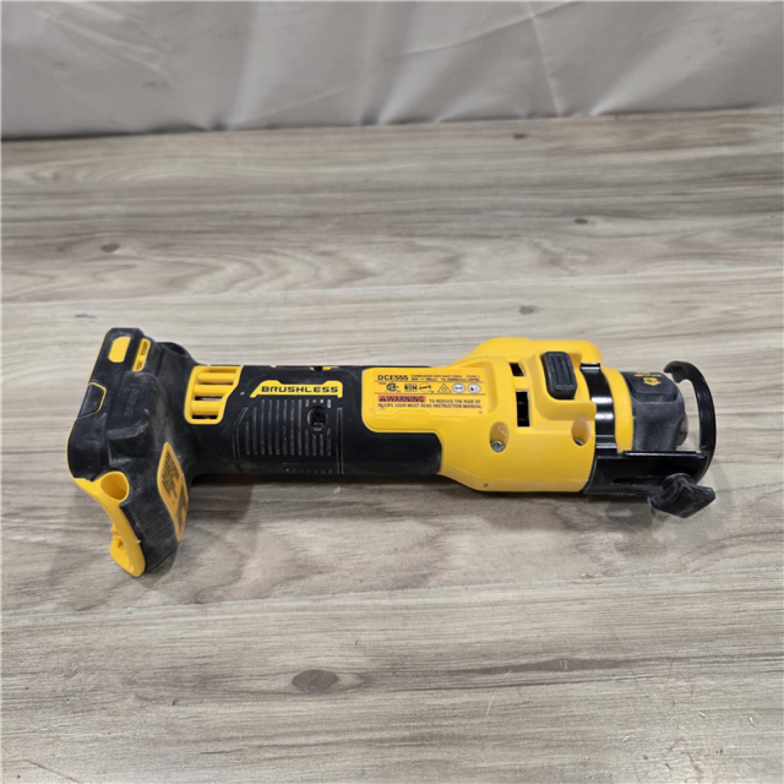 AS-IS DEWALT 20V MAX Cordless Cut-Out Tool (Tool-Only)