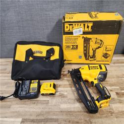 HOUSTON LOCATION - AS-IS DEWALT 20V MAX XR 16-Gauge Electric Cordless Angled Finishing Nailer Kit