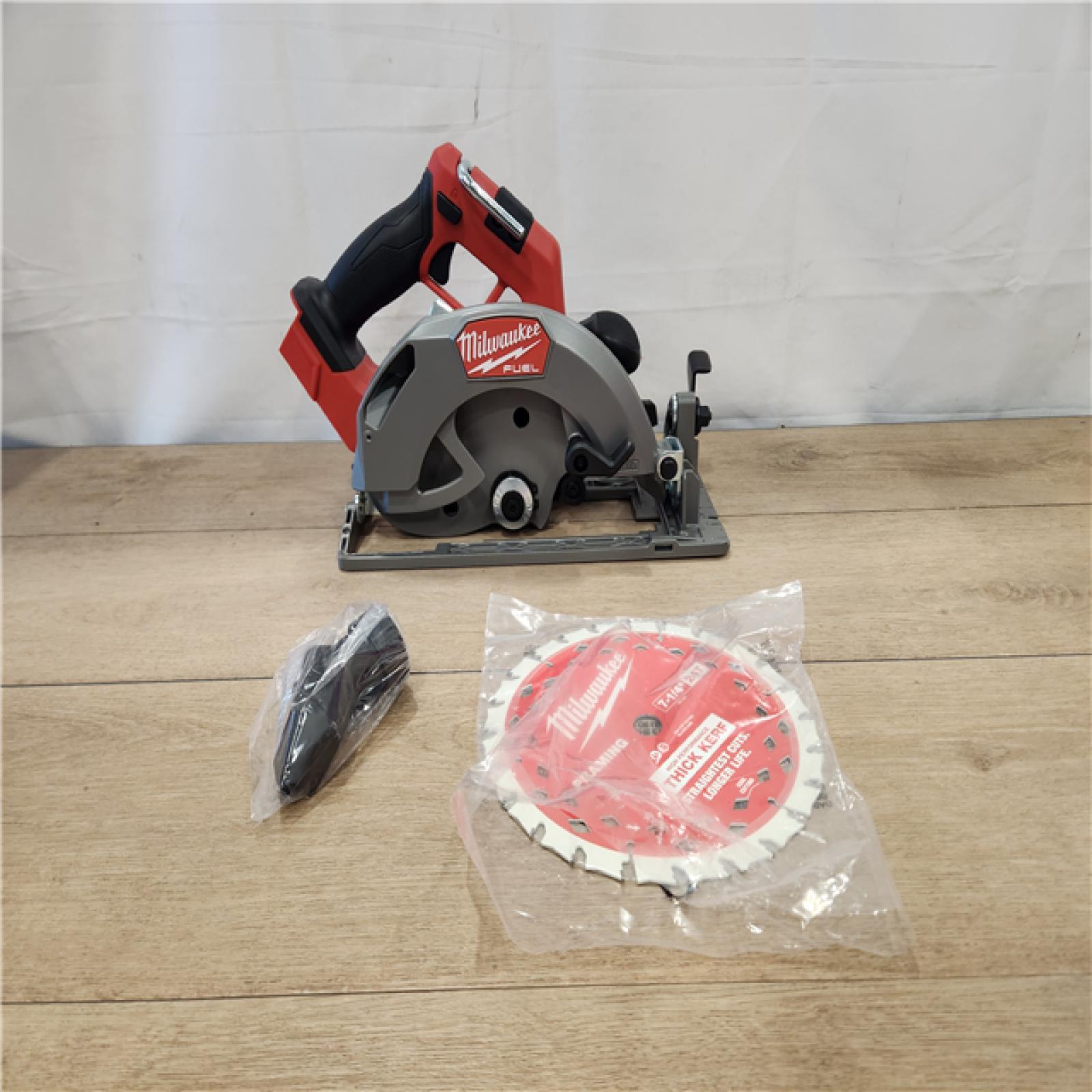 AS-IS- Milwaukee FUEL 18V Lithium-Ion Brushless Cordless 7-1/4 in. Circular Saw (Tool-Only)