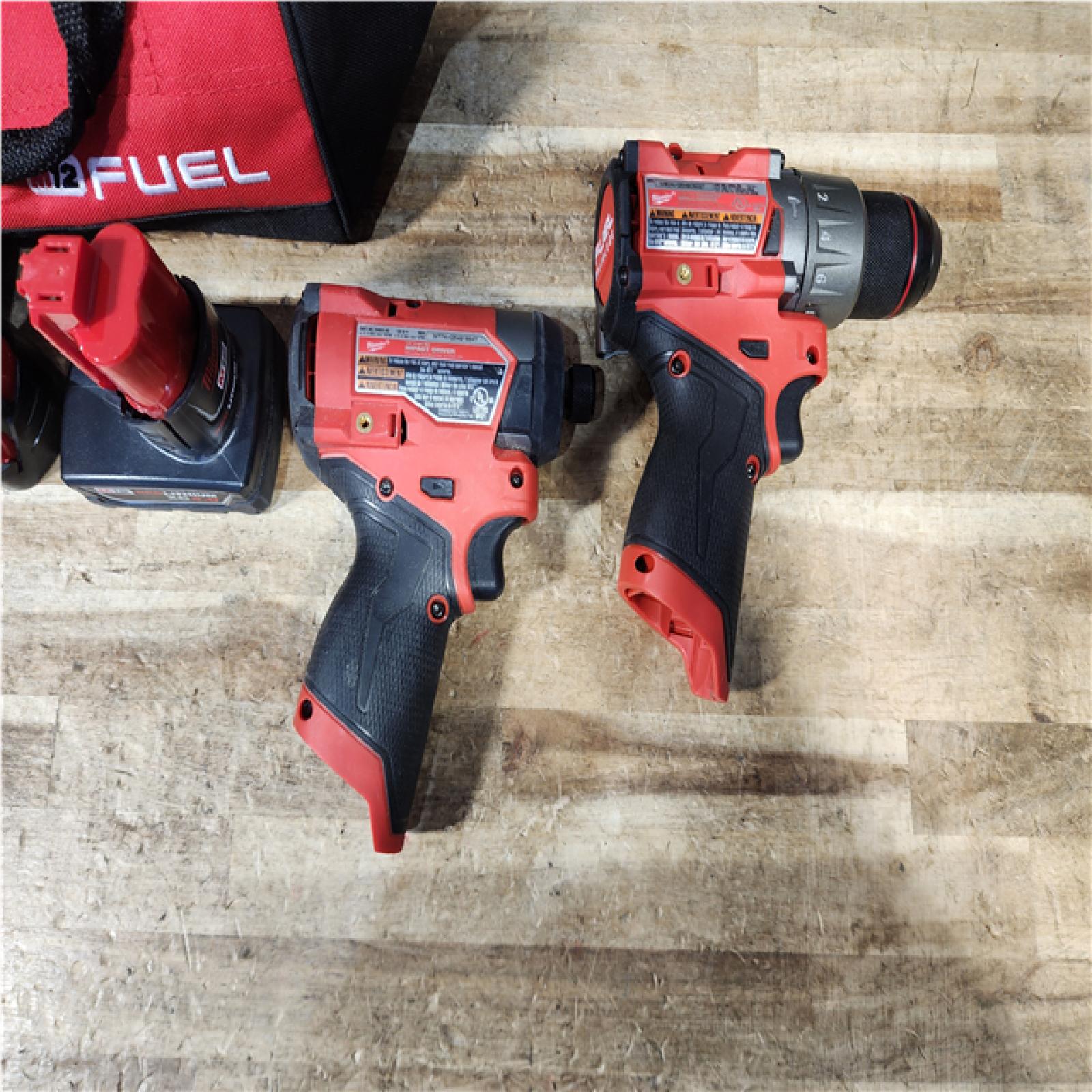 HOUSTON LOCATION - AS - IS Milwaukee 2 Tool Combo Kit W/ (2) Battery & Charger