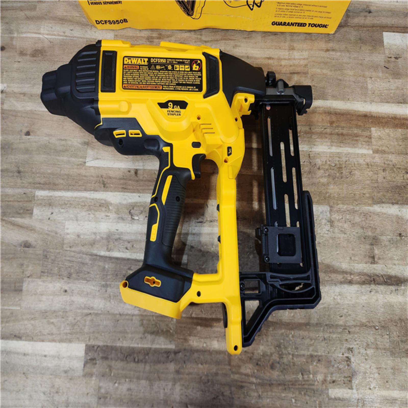 HOUSTON LOCATION - AS - IS 20V MAX 9-Gauge Cordless Fencing Stapler (Tool Only)