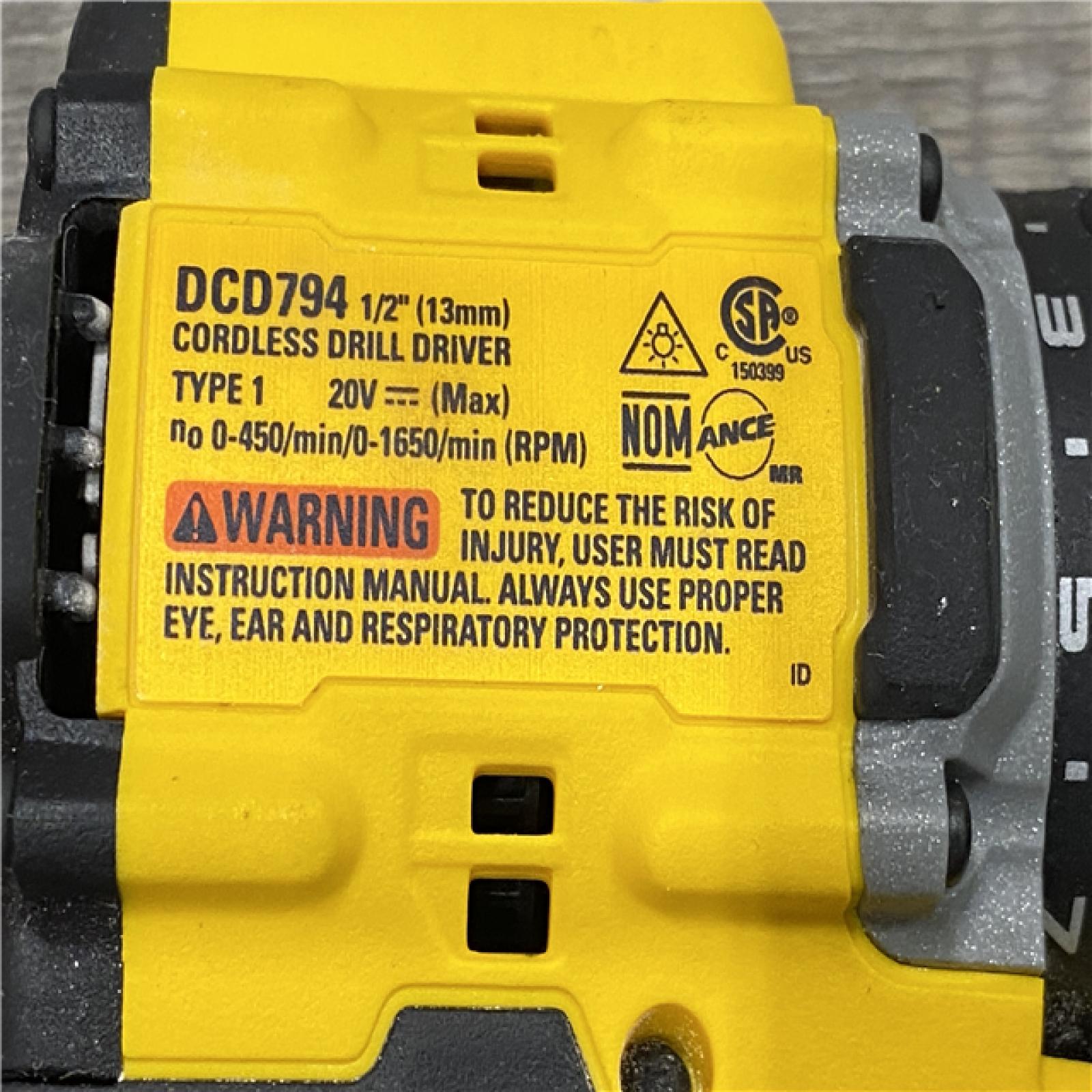 AS-IS DEWALT ATOMIC 20-Volt MAX Lithium-Ion Cordless Combo (2-Tool) Kit