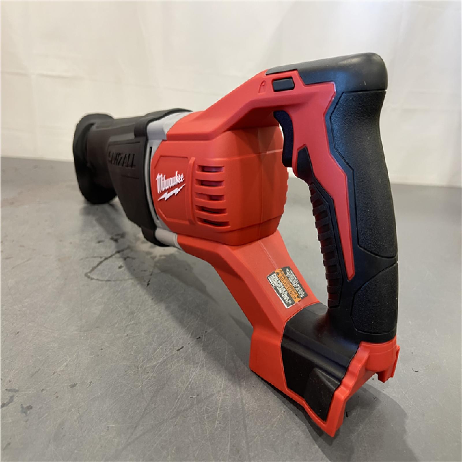 AS-IS - Milwaukee M18 18V Lithium-Ion Cordless SAWZALL Reciprocating Saw