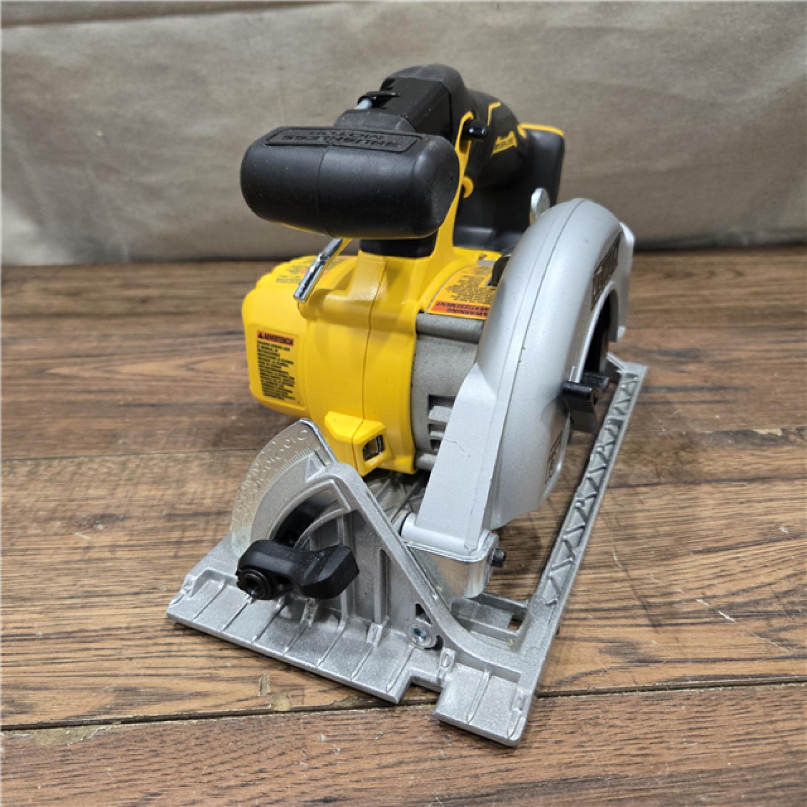 AS-IS DeWALT DCS565B 20V Max Brushless 6.5   Cordless Circular Saw (TOOL ONLY)