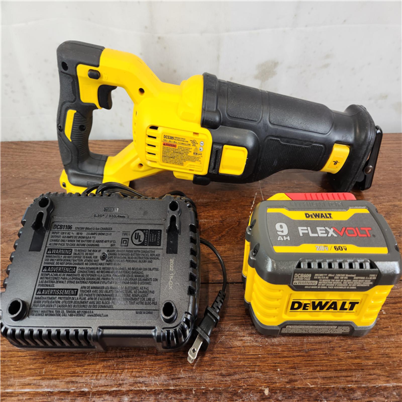 AS-IS DEWALT 60V MAX FLEXVOLT Brushless Cordless Reciprocating Saw Kit