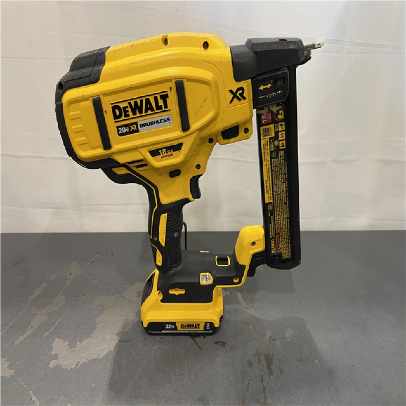 AS-IS - DeWALT 20V MAX XR Lithium-Ion Cordless 18-Gauge Narrow Crown Stapler Kit