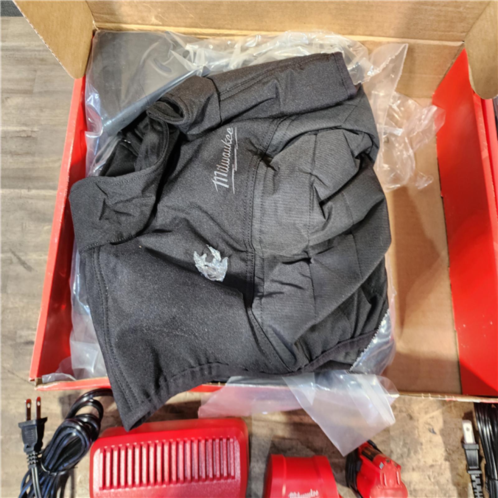 HOUSTON LOCATION - AS-IS MILWAUKEE 2 HEATED CLOTHING COMBO KIT