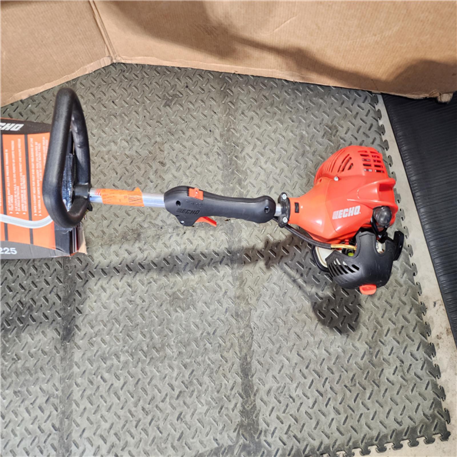 HOUSTON LOCATION - AS-IS Echo GT-225 21.2cc 2 Stroke Lightweight Durable Gas Curved Shaft String Trimmer