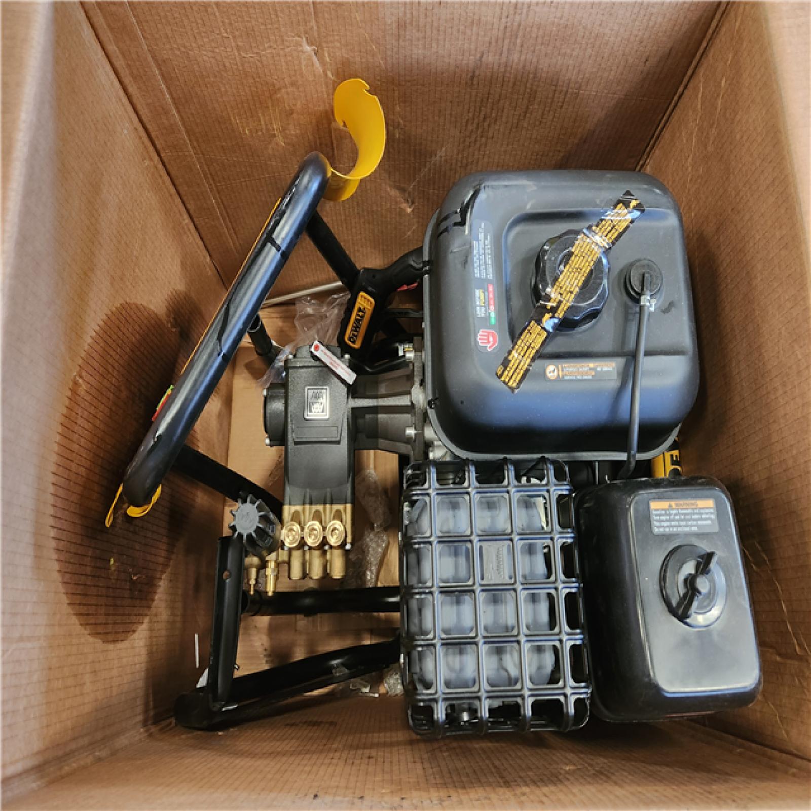 Phoenix LIKE NEW DEWALT 4400 PSI 4.0 GPM Cold Water Gas Pressure Washer
