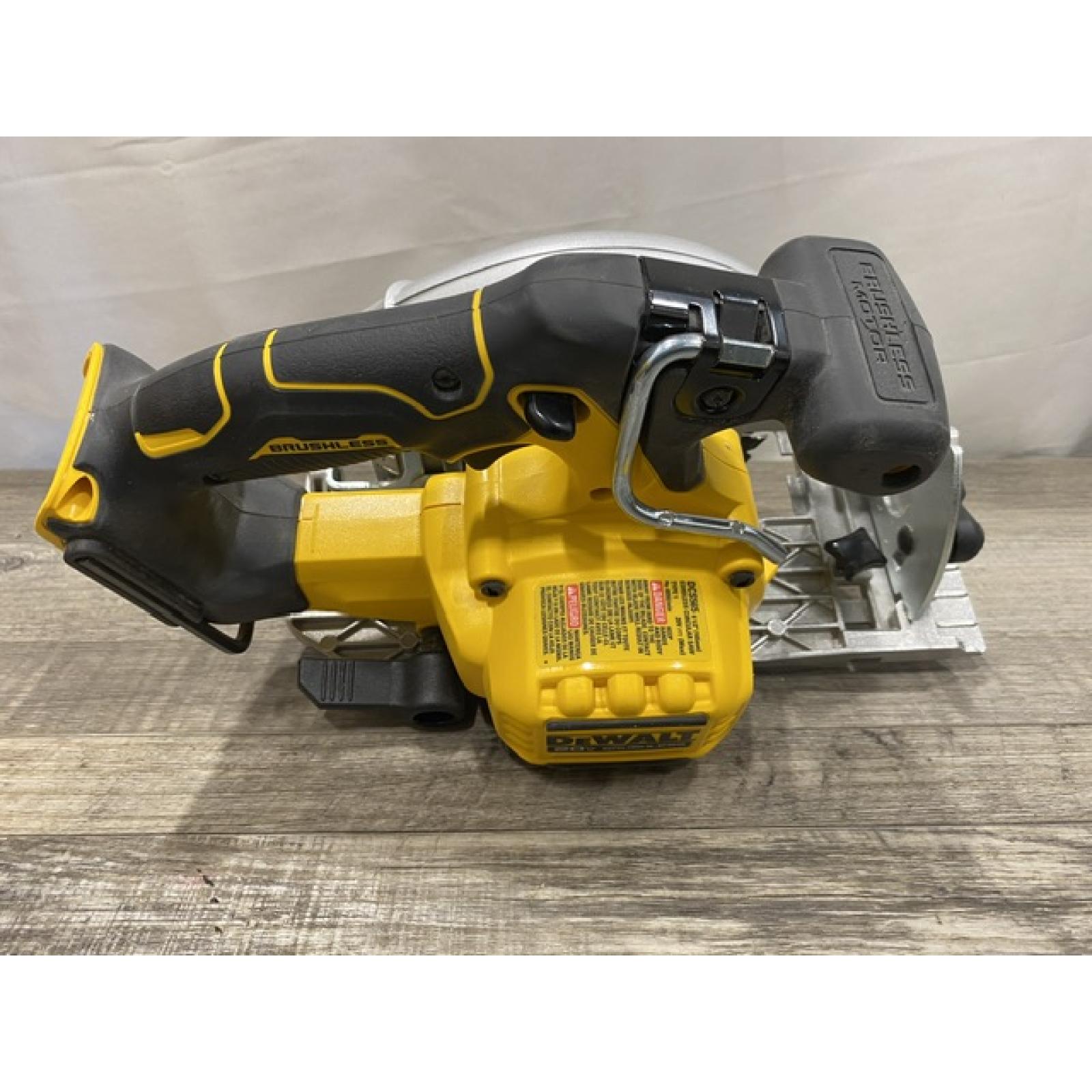 AS-IS DEWALT 20V MAX Cordless Brushless 6-1/2 in. Sidewinder Style Circular Saw (Tool Only)