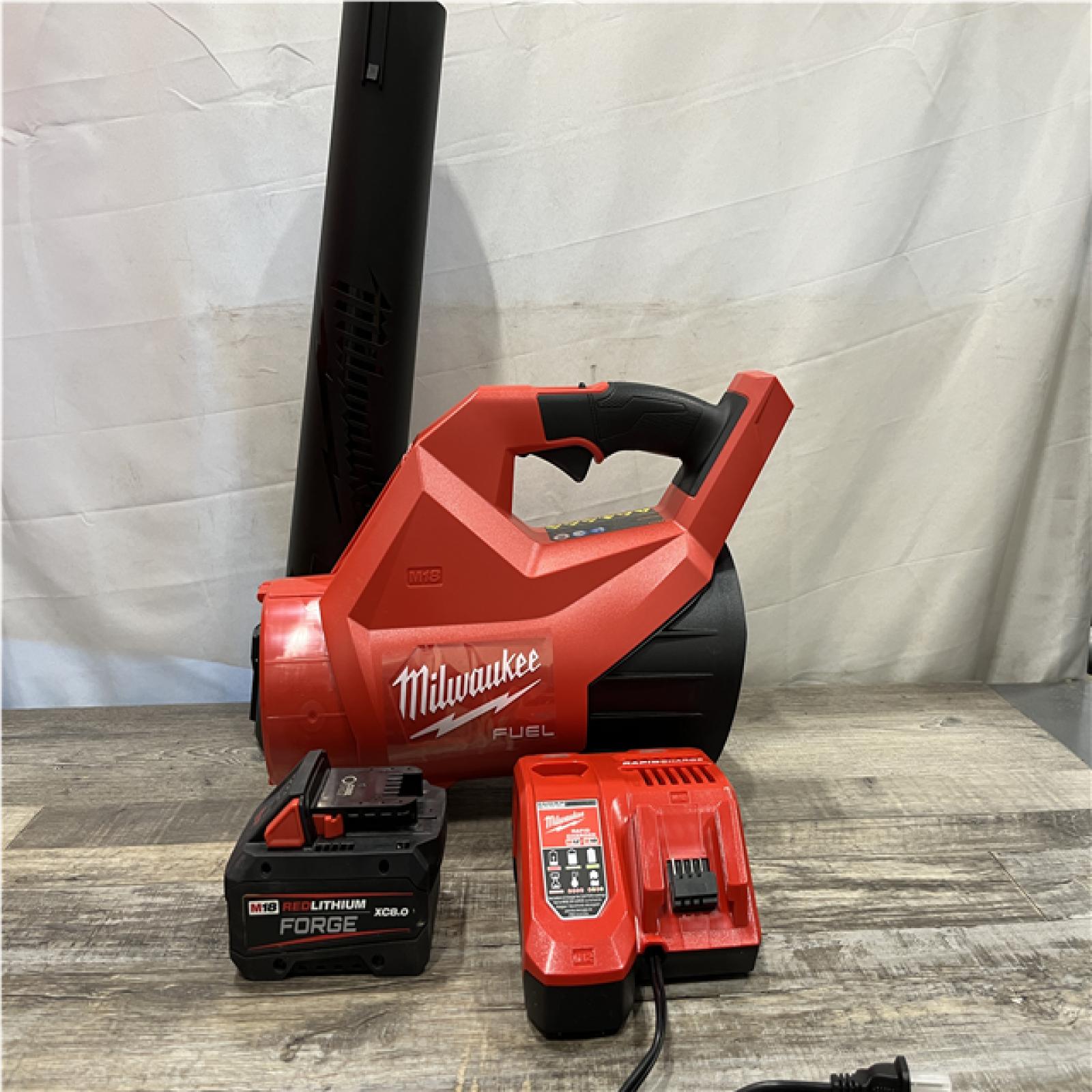 AS-IS Milwaukee FUEL 120 MPH 500 CFM 18V Brushless Cordless Battery Powered Leaf Blower Kit