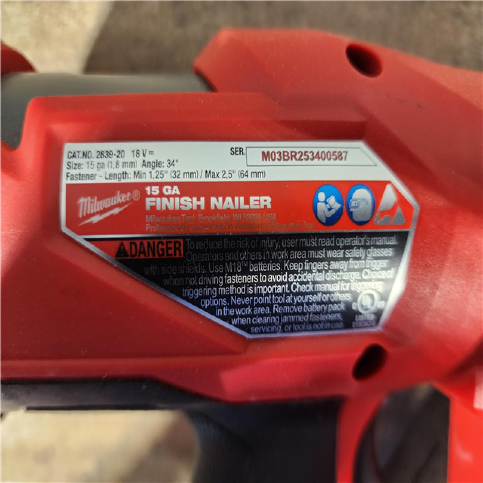 HOUSTON LOCATION - AS-IS Milwaukee  FUEL 18-Volt Lithium-Ion Brushless Cordless Gen II 15-Gauge Angled Finish Nailer (Tool-Only)