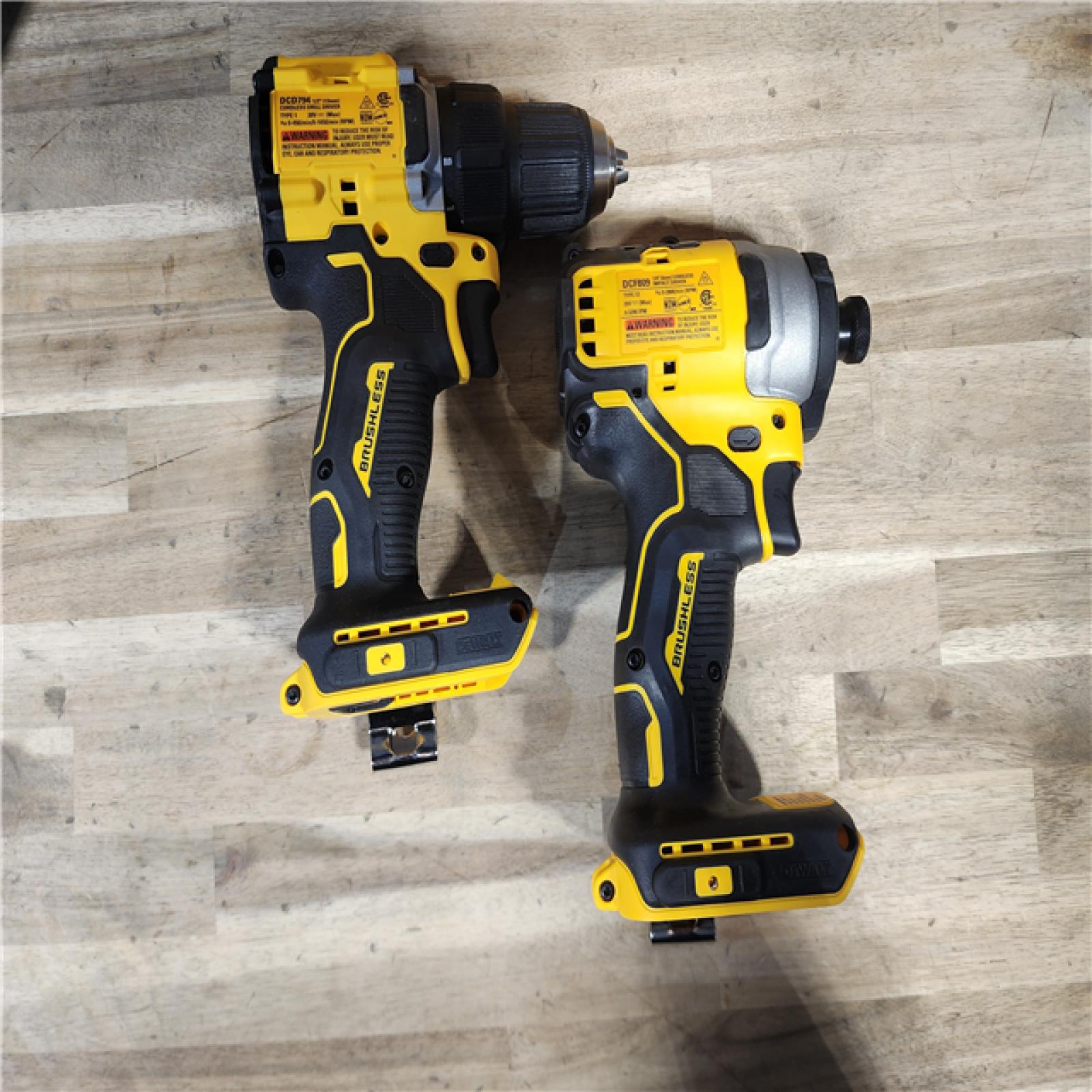 HOUSTON LOCATION - AS-IS Dewalt DCK225D2 20V MAX ATOMIC Brushless Compact Lithium-Ion 1/2 in. Cordless Drill Driver and 1/4 in. Impact Driver Combo Kit with 2 Batteries 2 Ah