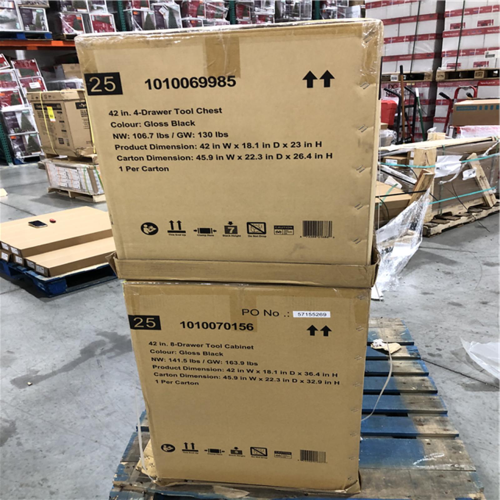 DALLAS LOCATION- Husky Tool Storage 42 in. W x 18 in. D Standard Duty Black Tool Chest Combo