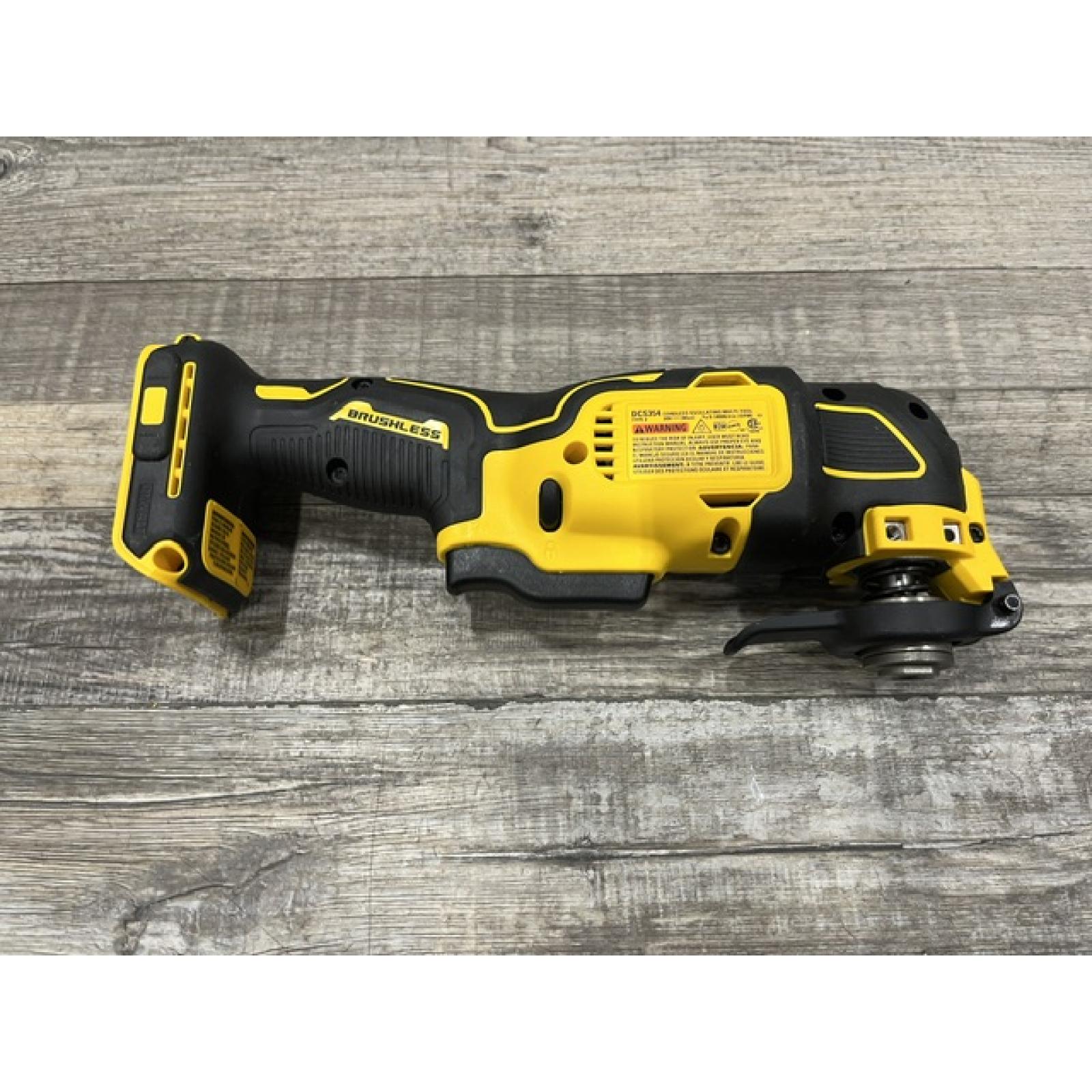 AS-IS DEWALT ATOMIC 20V MAX Lithium-Ion Cordless Brushless Oscillating Tool Kit
