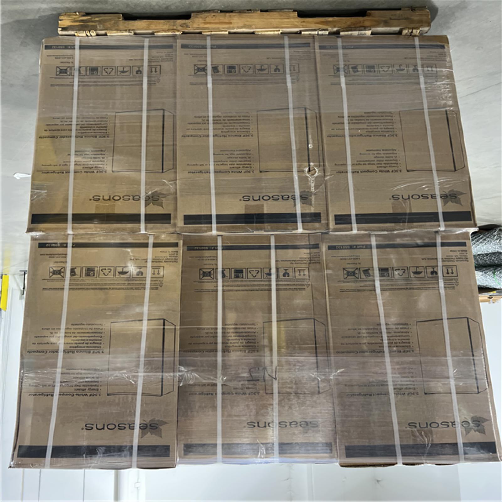 DALLAS LOCATION - Seasons® 3.3 Cu. Ft. Compact Refrigerator W/ Chiller (White) PALLET - (12 UNITS)