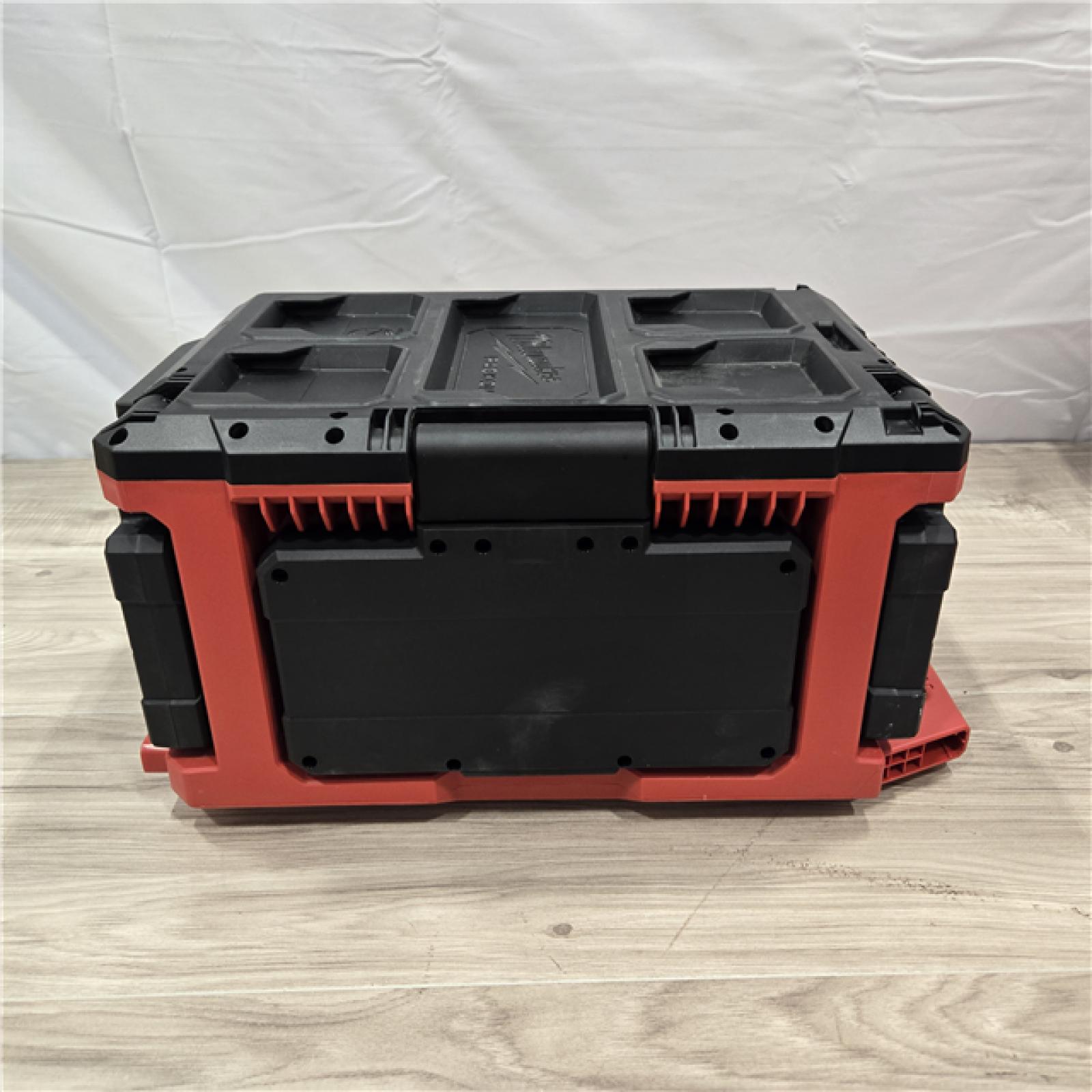 AS-IS Milwaukee M18 PACKOUT Light/Charger