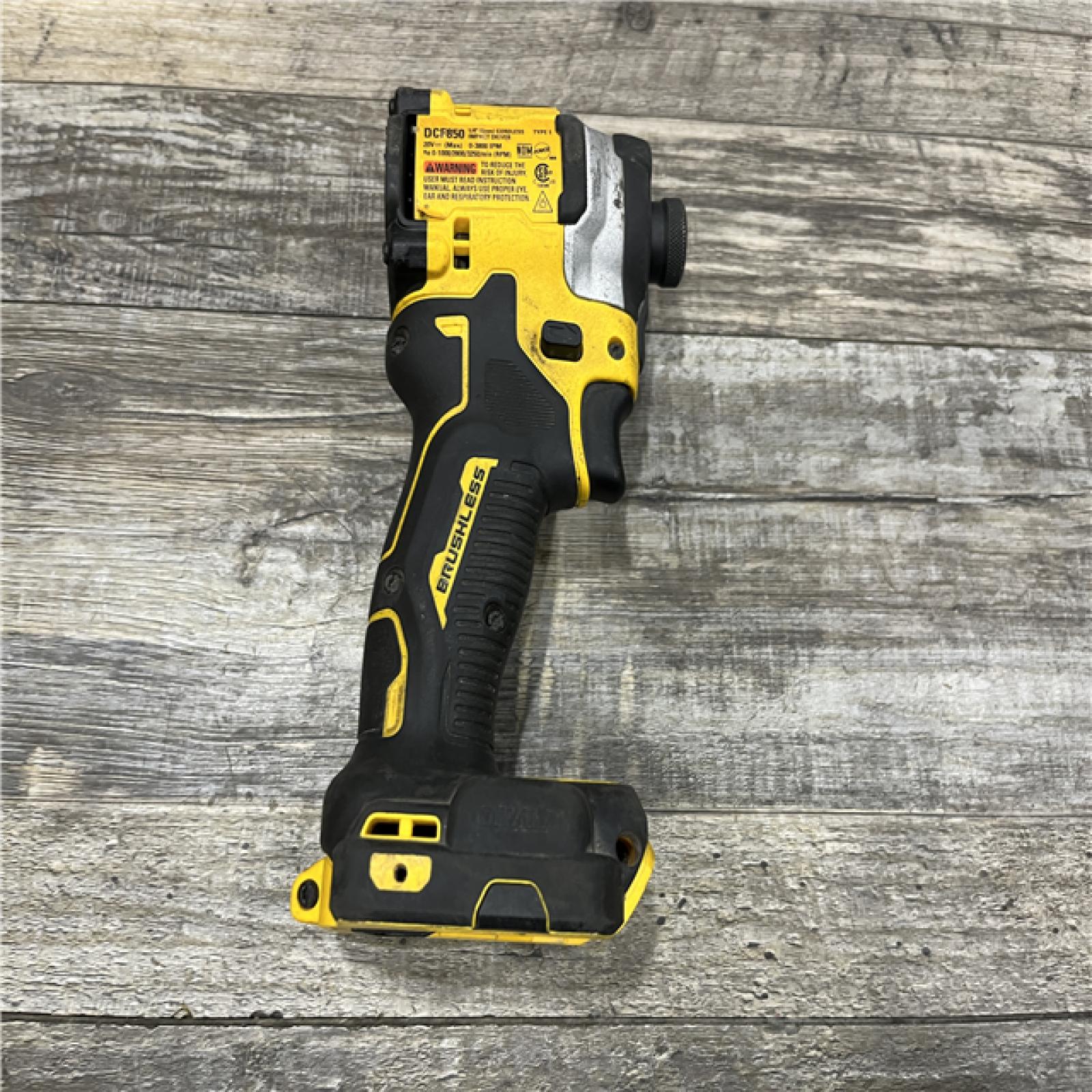 AS-IS DEWALT ATOMIC 20V MAX Lithium-Ion Cordless 1/4 in. Brushless Impact Driver Kit