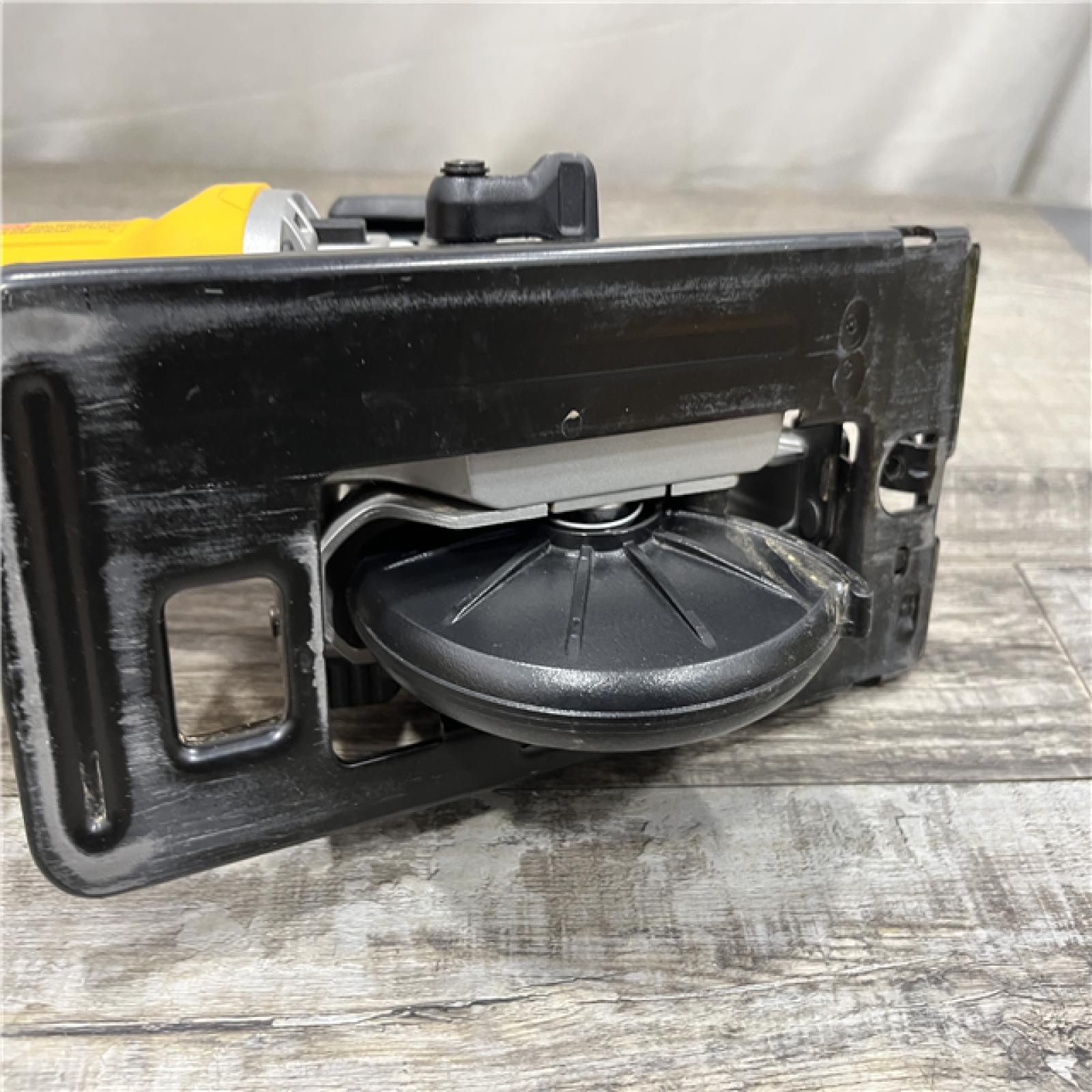 AS-IS DEWALT ATOMIC 20V MAX Cordless Brushless 4-1/2 in. Circular Saw (Tool Only)
