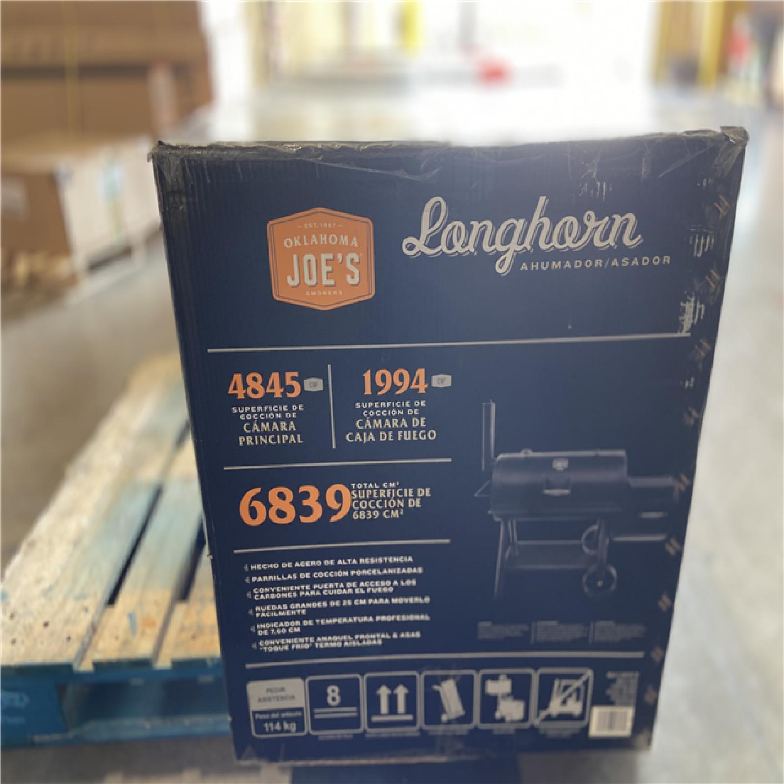 DALLAS LOCATION -OKLAHOMA JOE'S Longhorn Offset Charcoal Smoker and Grill with 1060 sq. in. Cooking Area in Black