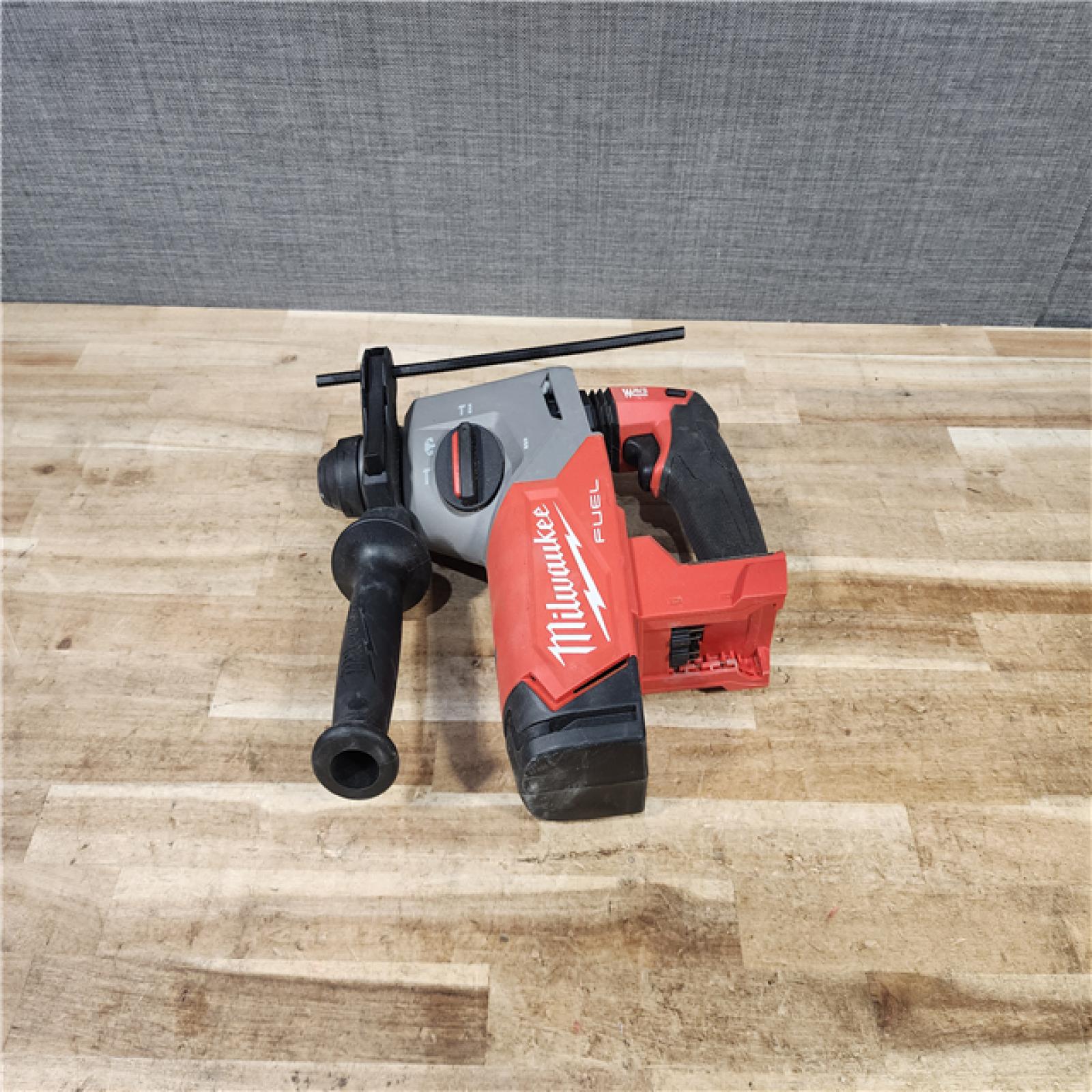 HOUSTON LOCATION - AS - IS Milwaukee  FUEL 18V Lithium-Ion Brushless Cordless 1 in. SDS-Plus Rotary Hammer (Tool-Only)