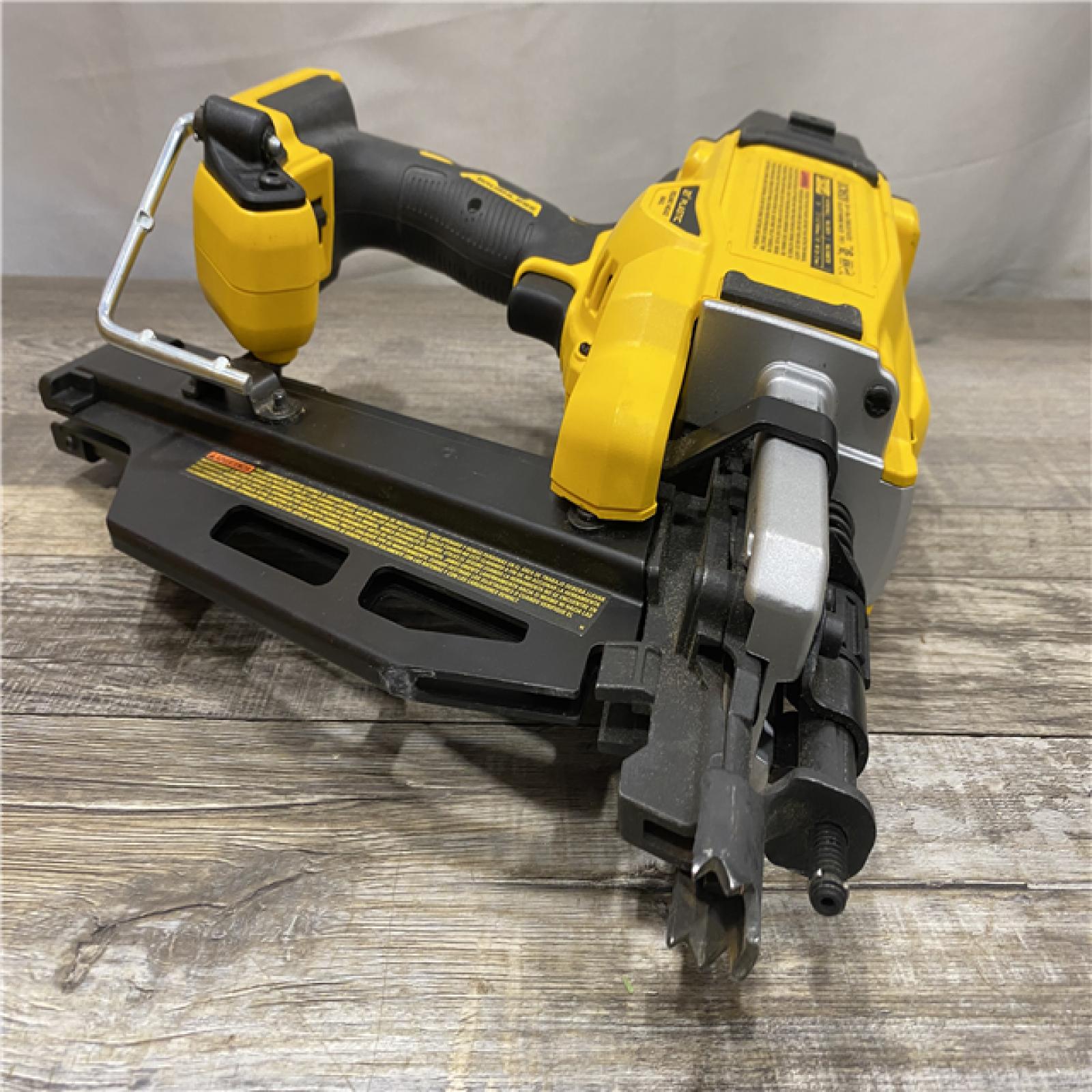 AS-IS DEWALT 20-Volt 21° Cordless Framing Nailer (Tool-Only)