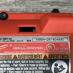 NEW - Milwaukee 18V Lithium-Ion Brushless Cordless 1/2 in. Compact Drill/Driver Kit